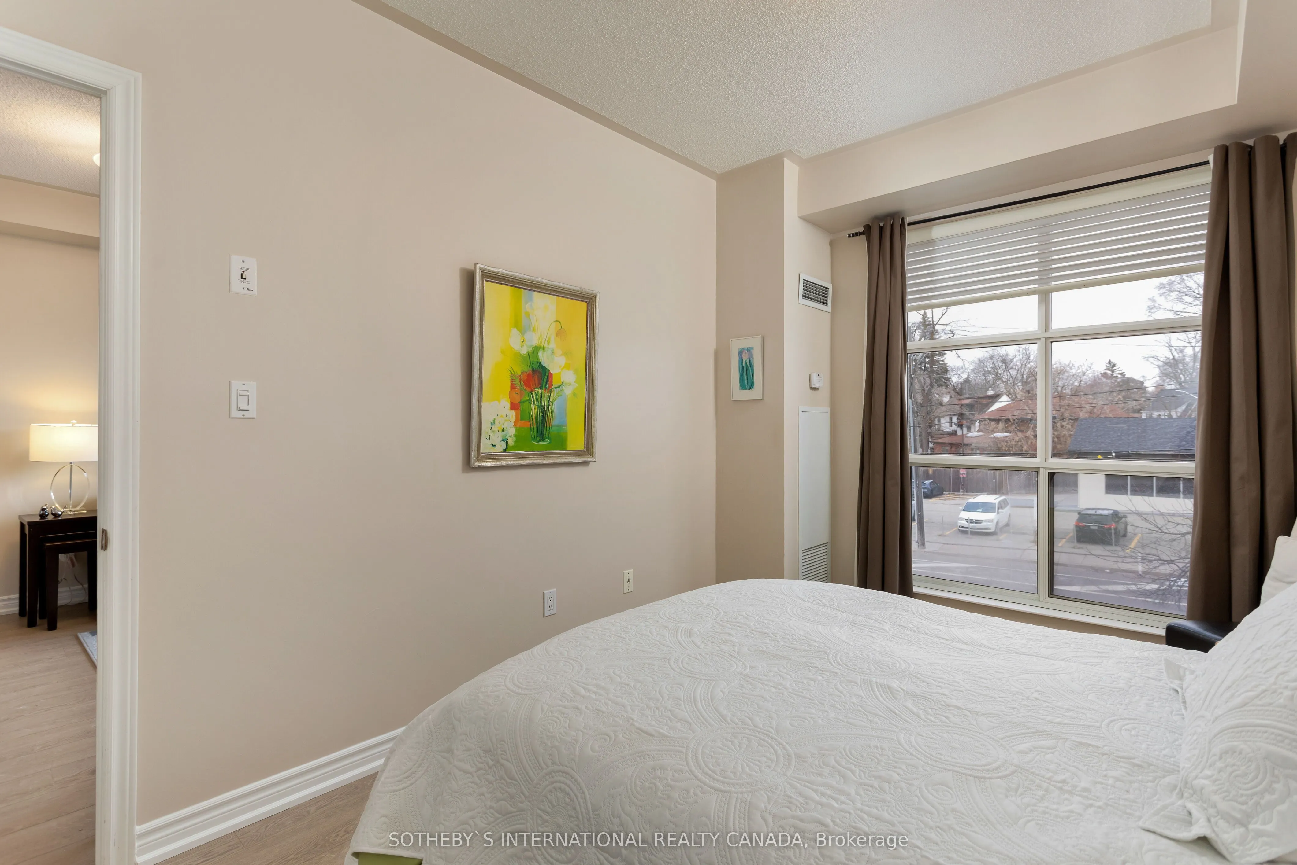 3085 Bloor Street W, #207