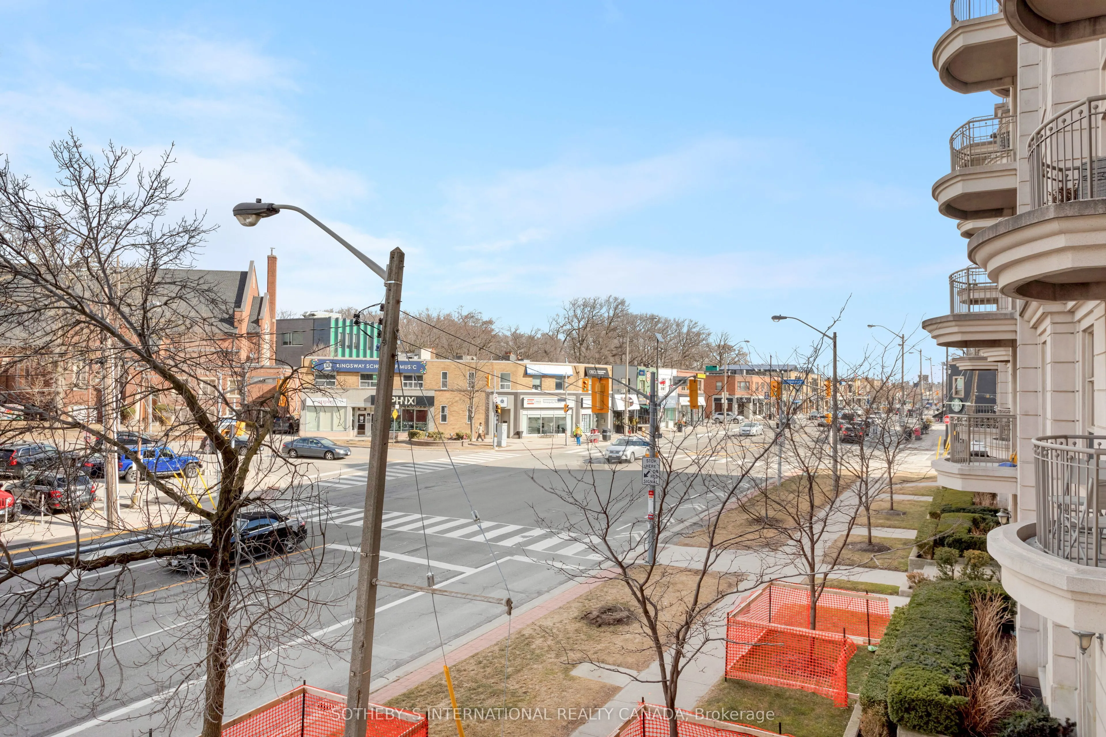 3085 Bloor Street W, #207