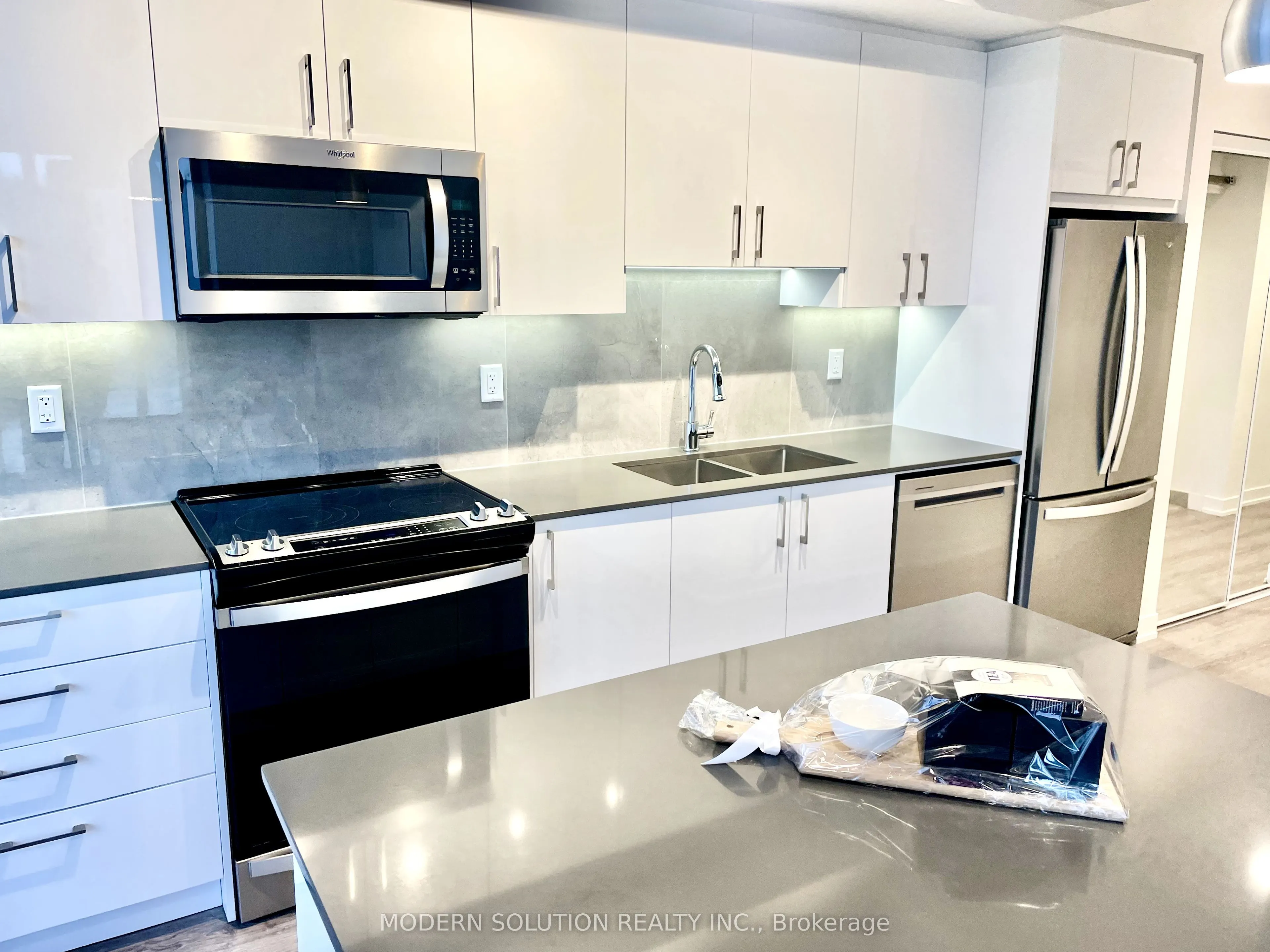 2215 Sheridan Park Drive, #1102