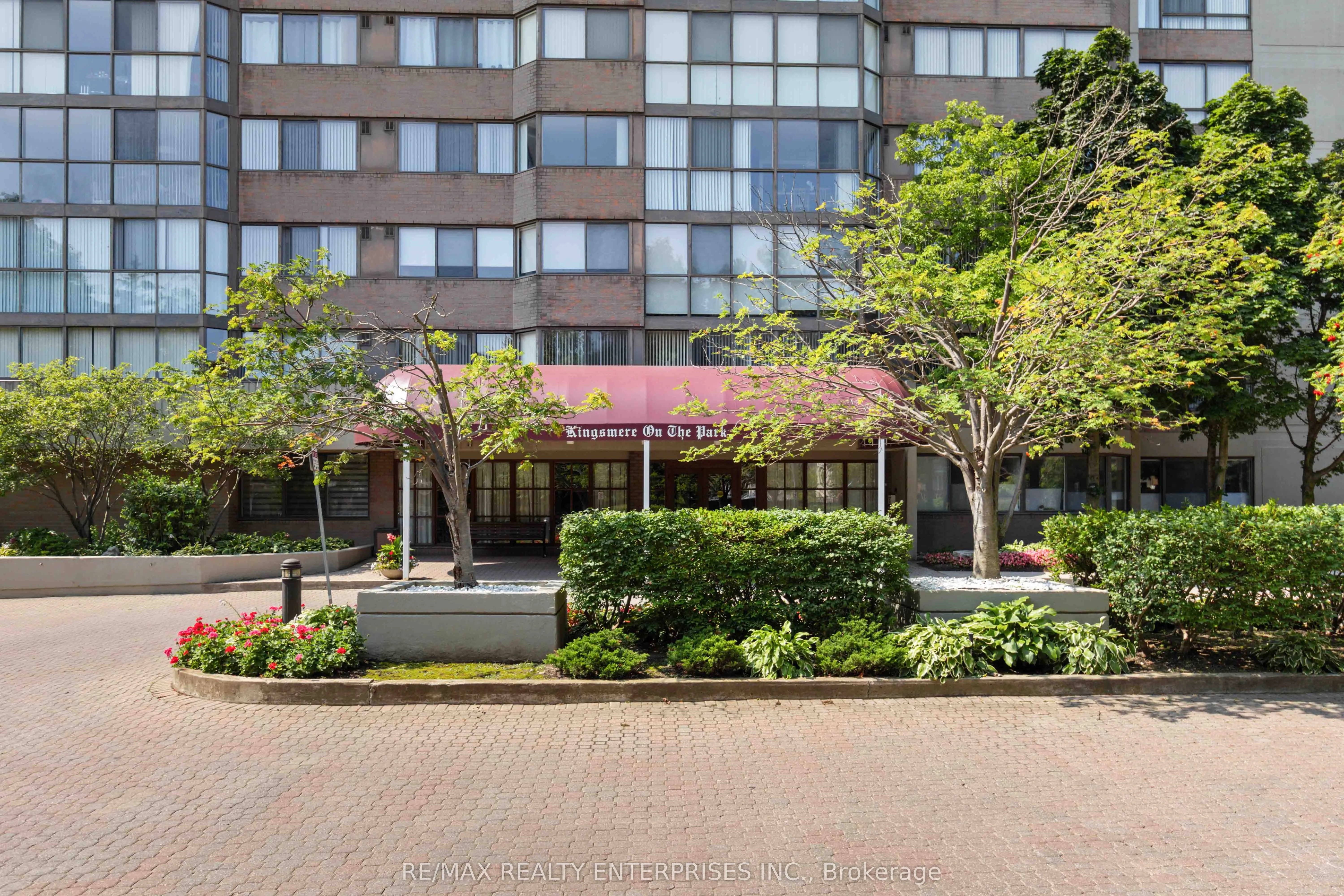 880 Dundas Street W, #202