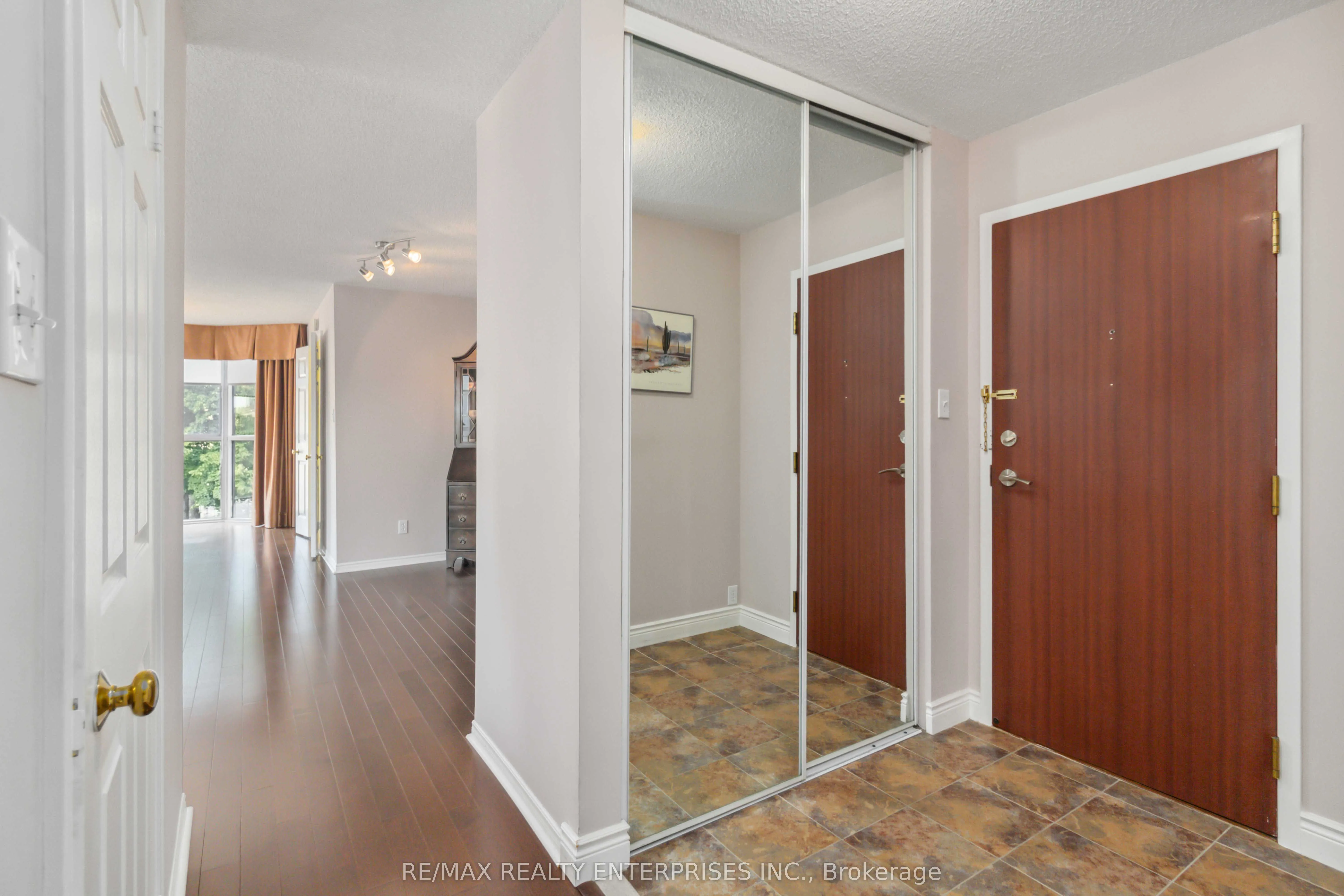 880 Dundas Street W, #202