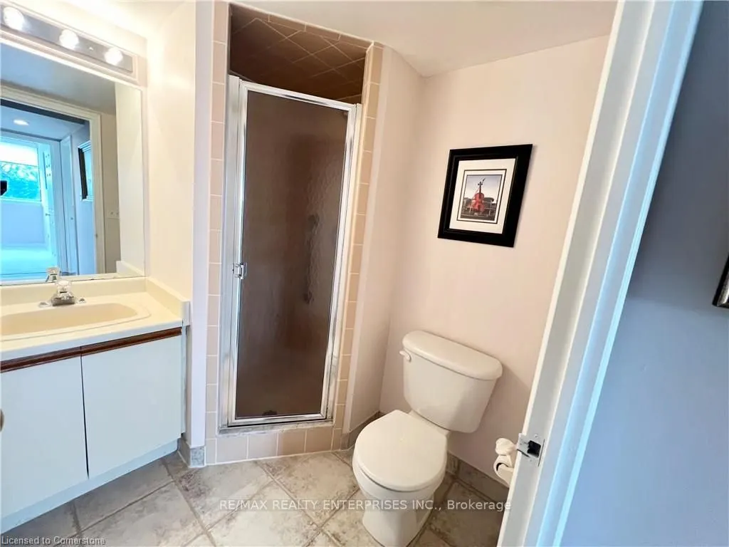 880 Dundas Street W, #202