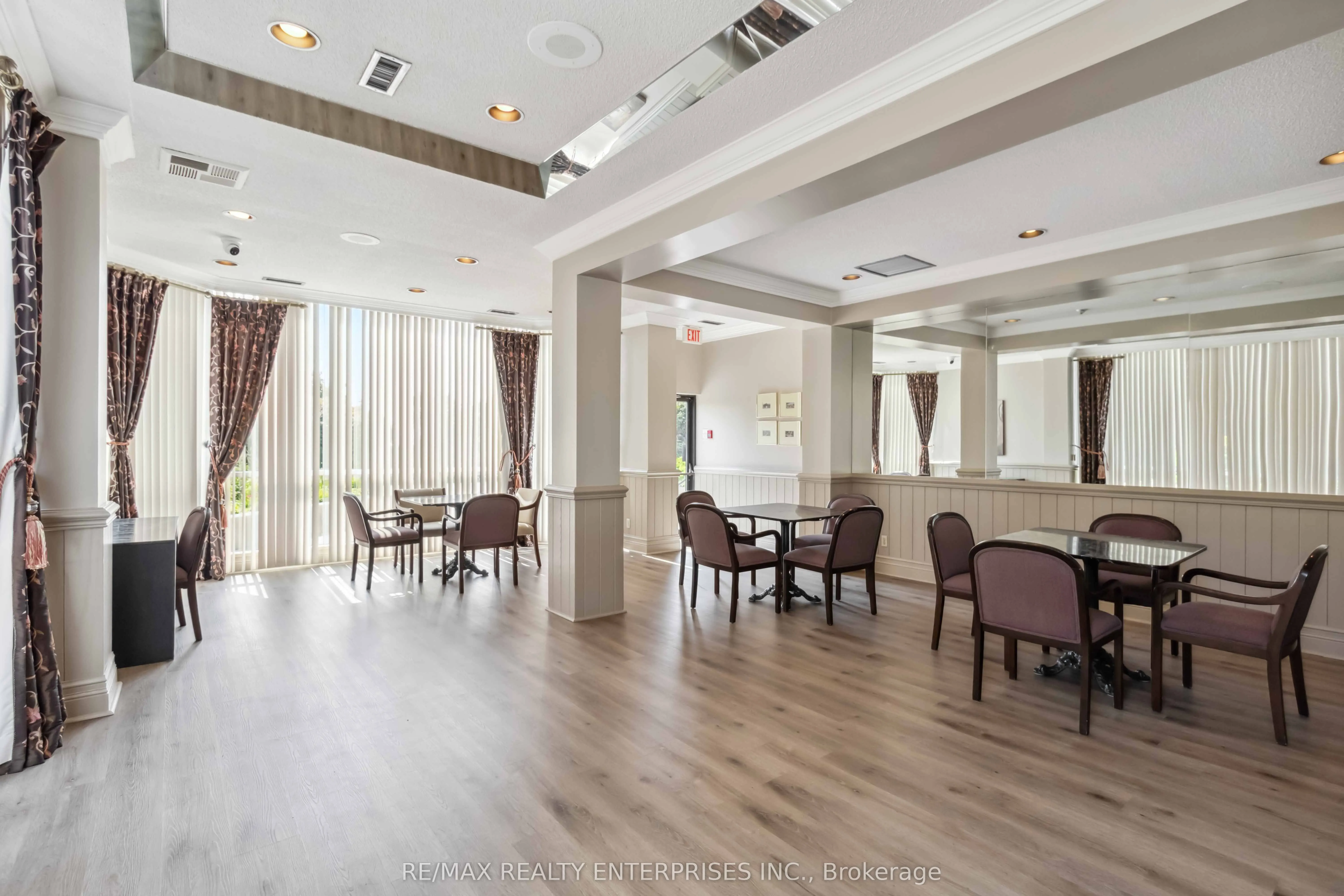 880 Dundas Street W, #202