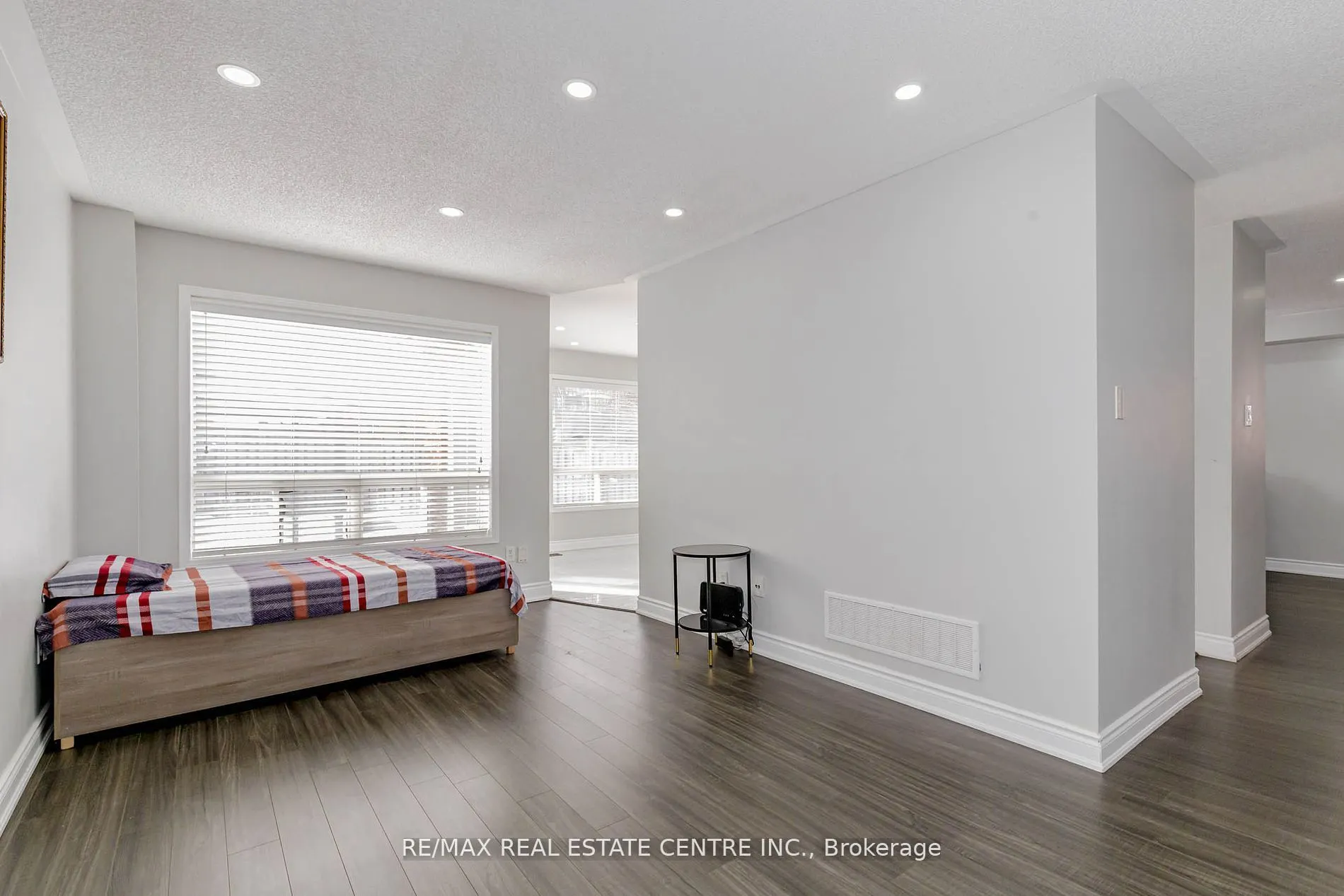 12 Tregate Crescent W