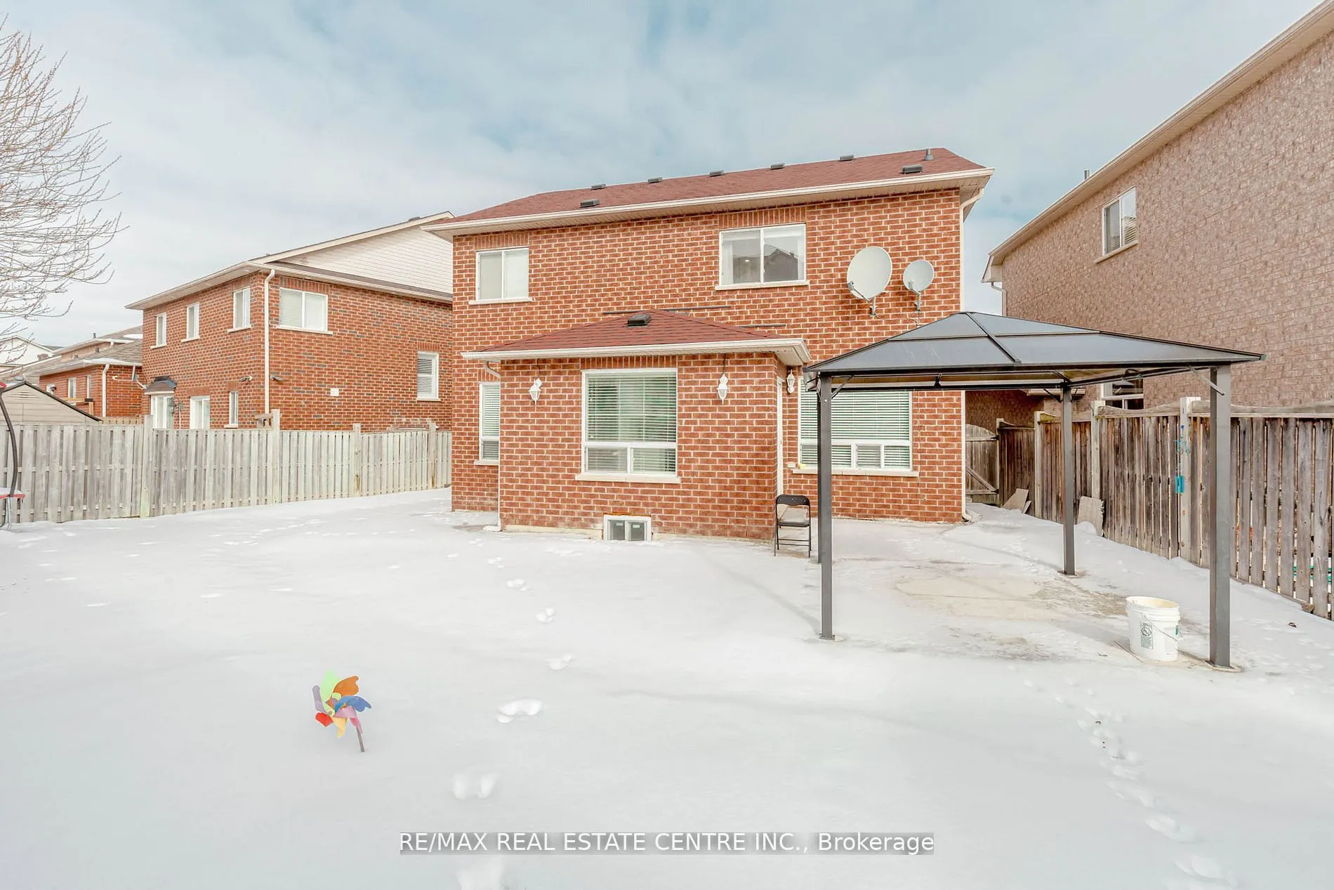 12 Tregate Crescent W