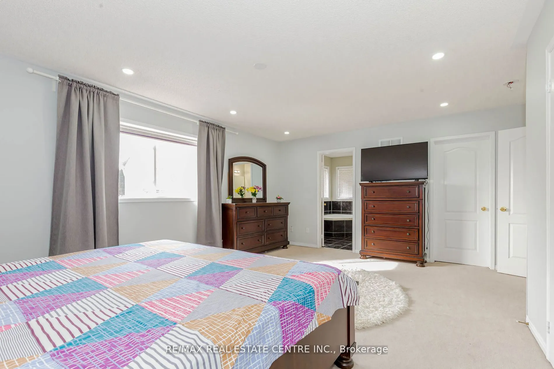 12 Tregate Crescent W