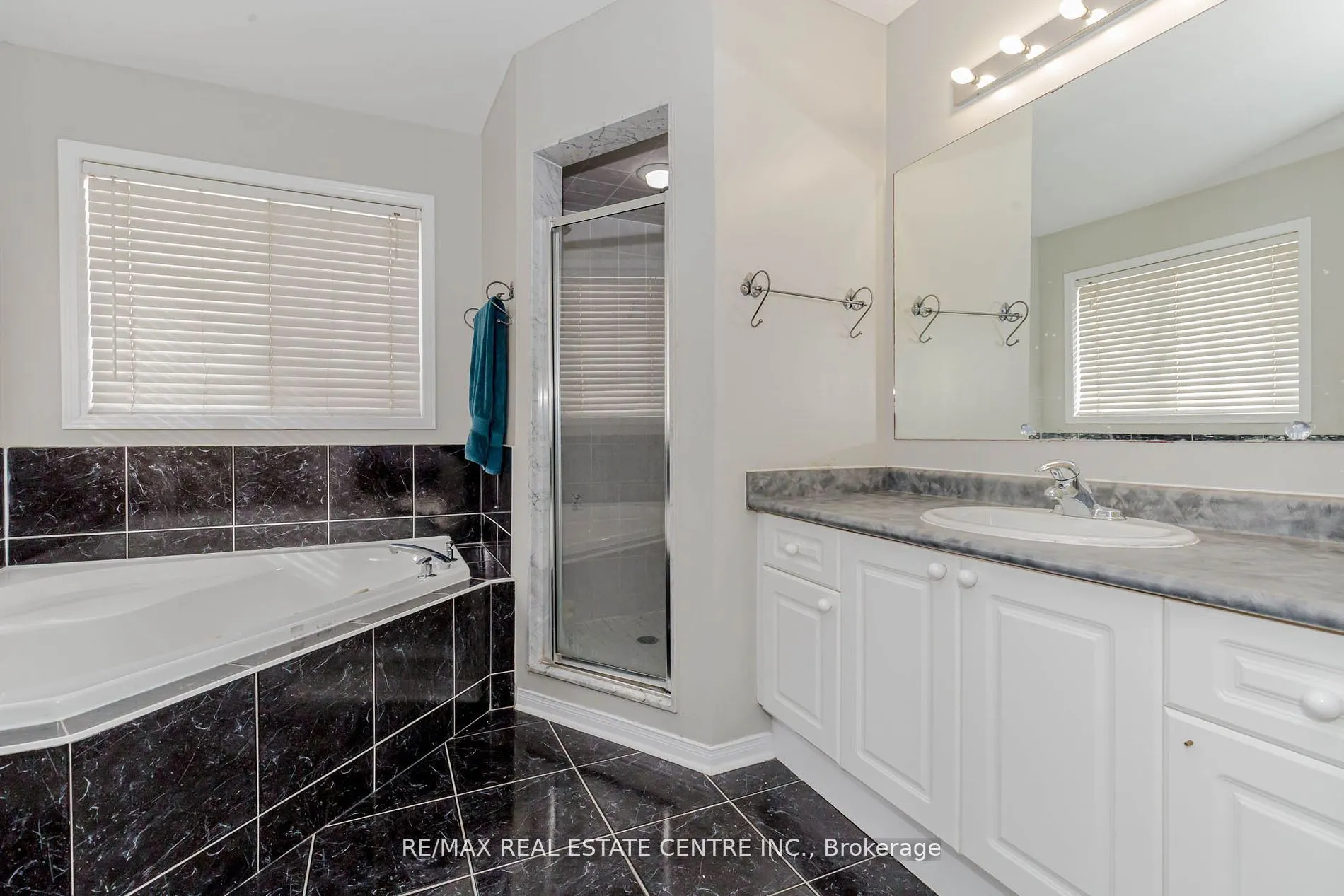 12 Tregate Crescent W