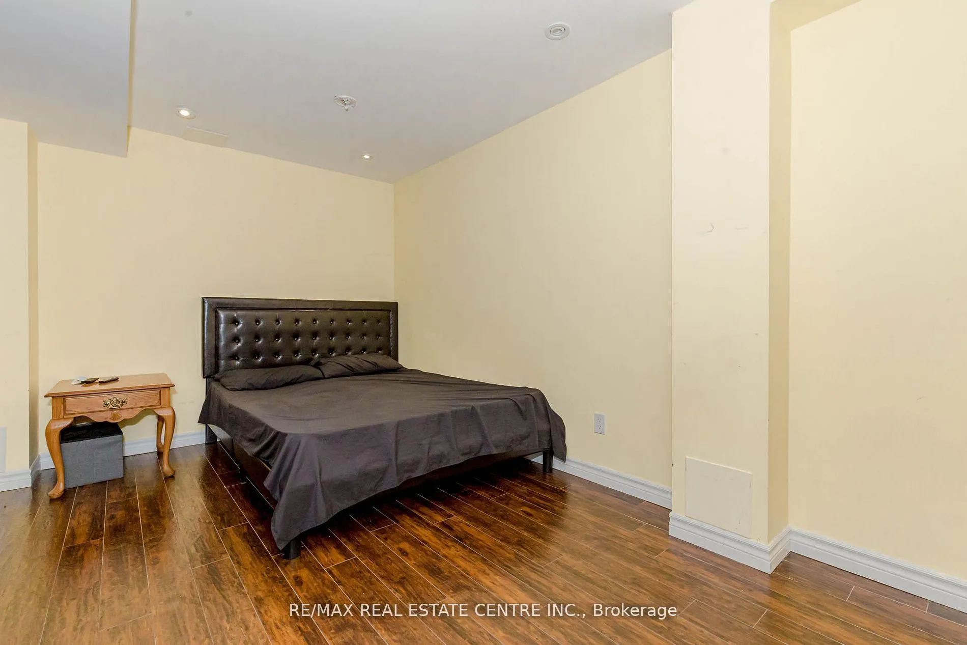 12 Tregate Crescent W