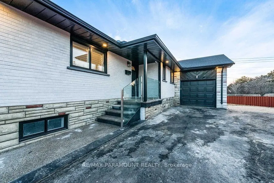 6 Arkley Crescent