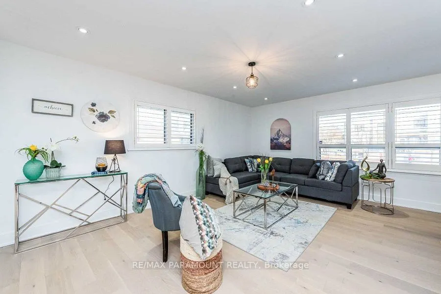 6 Arkley Crescent