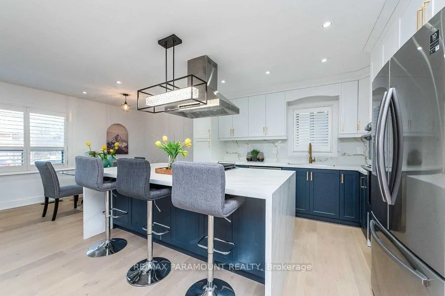 6 Arkley Crescent