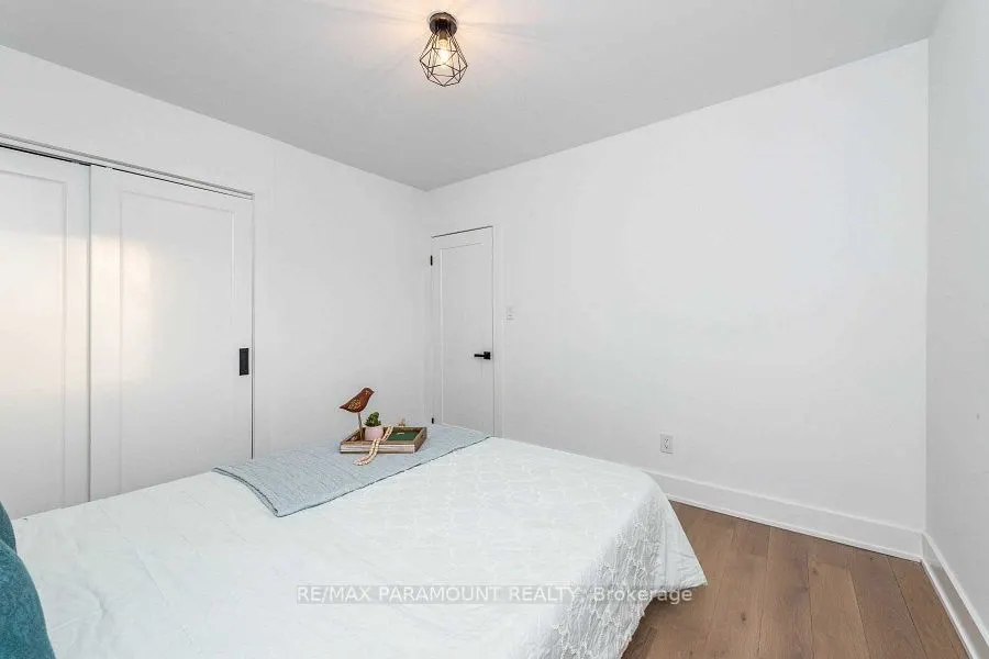 6 Arkley Crescent