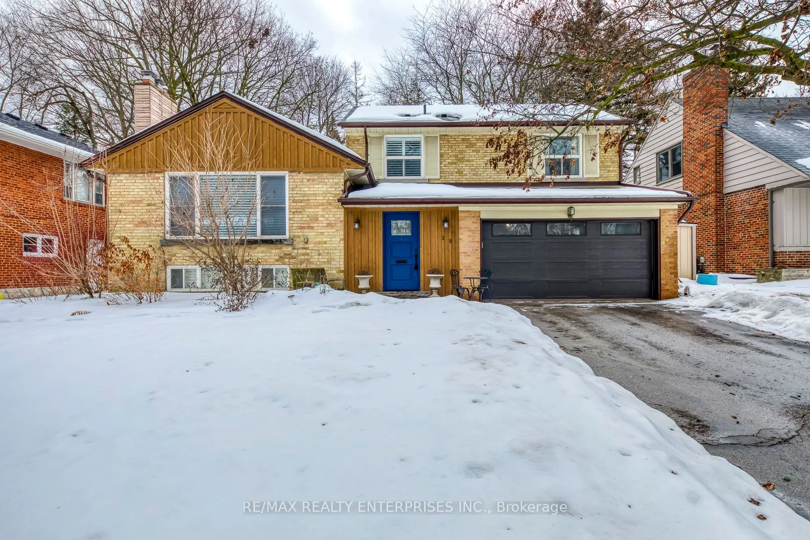29 Pinehurst Crescent
