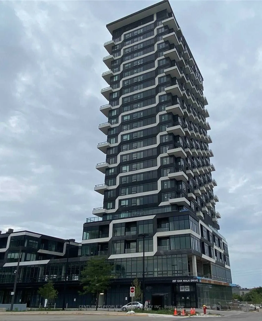 297 Oak Walk Drive, #1402