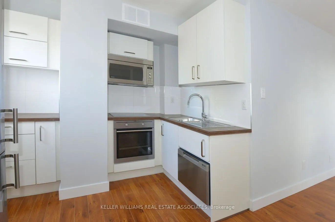99 Tyndall Avenue, #601
