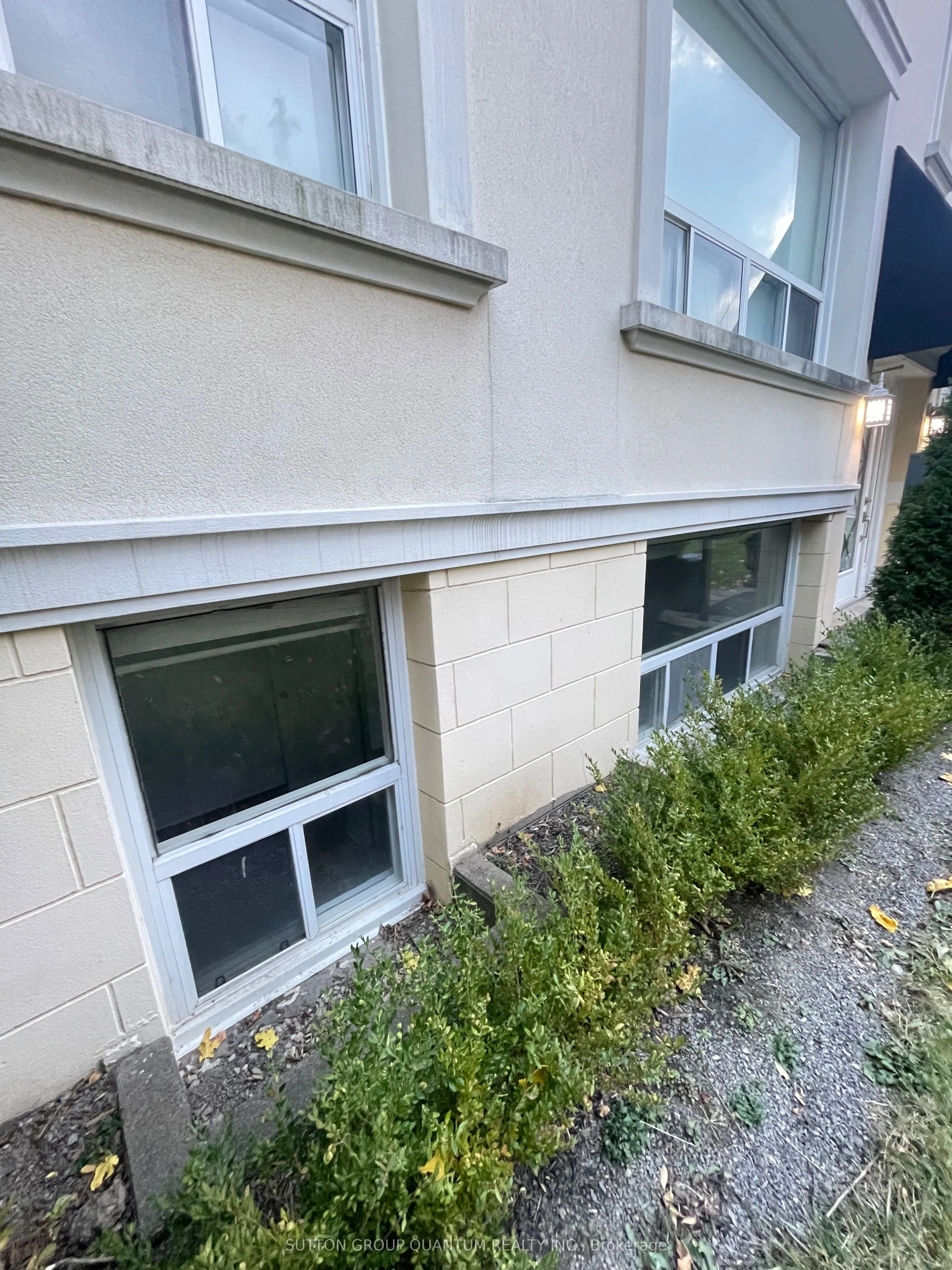 339 Lakeshore Road E ##2