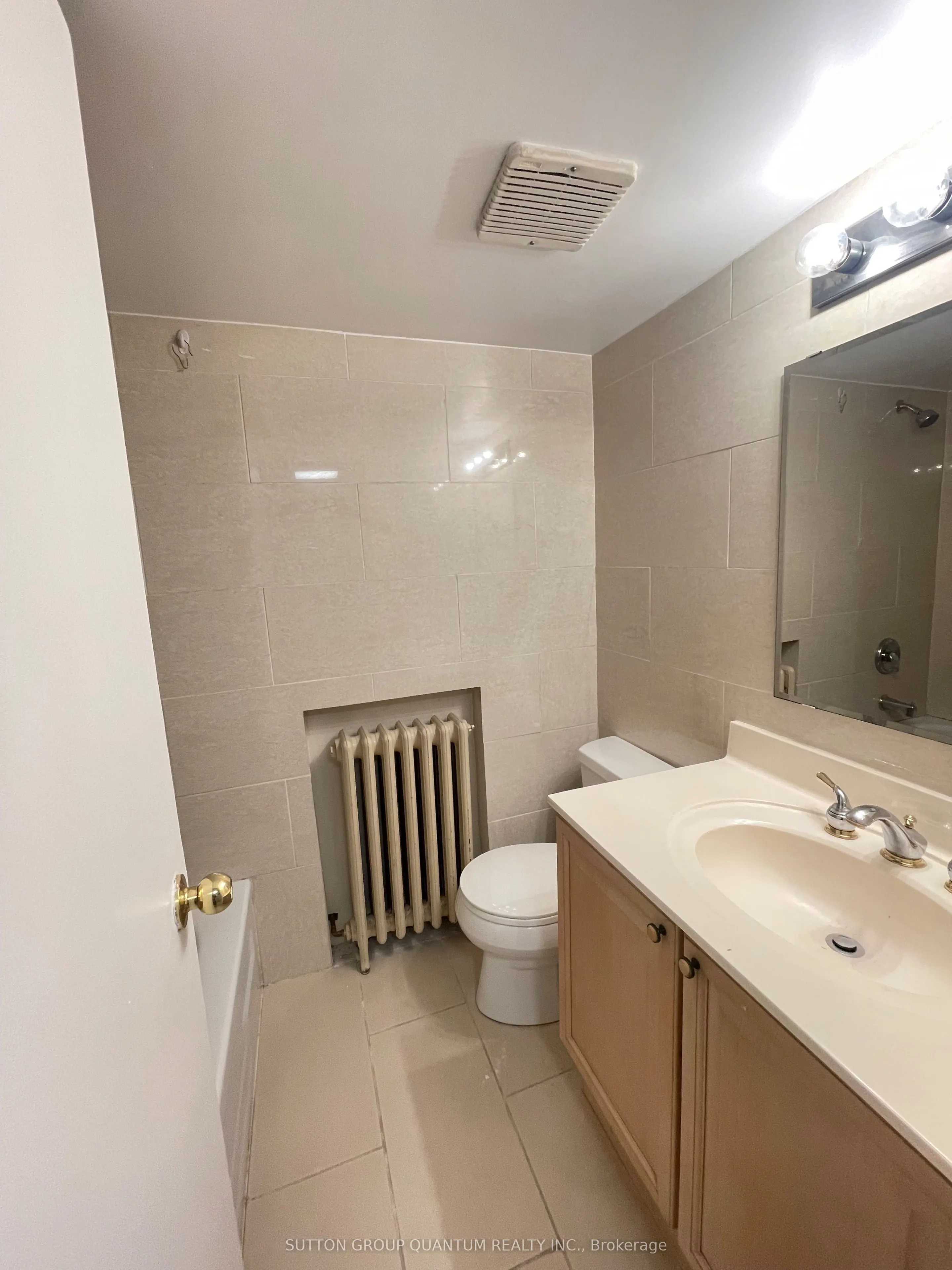 339 Lakeshore Road E ##2