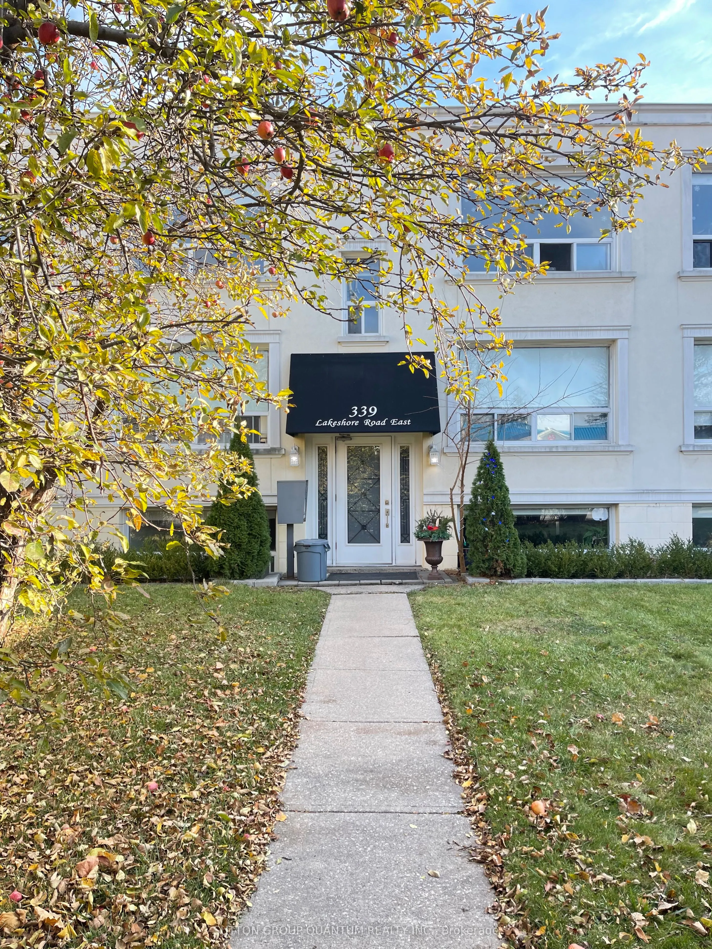 339 Lakeshore Road E ##2