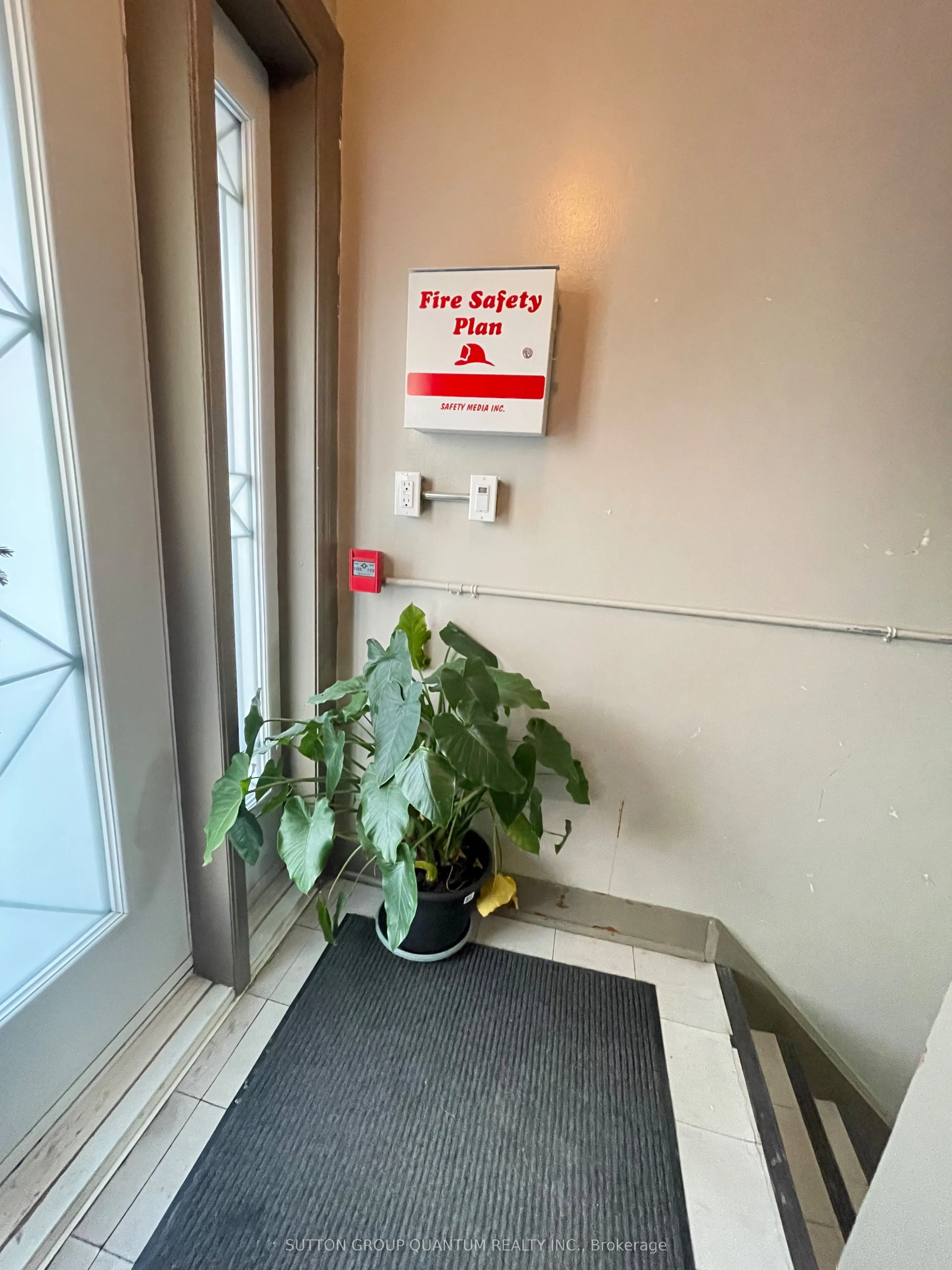 339 Lakeshore Road E ##2