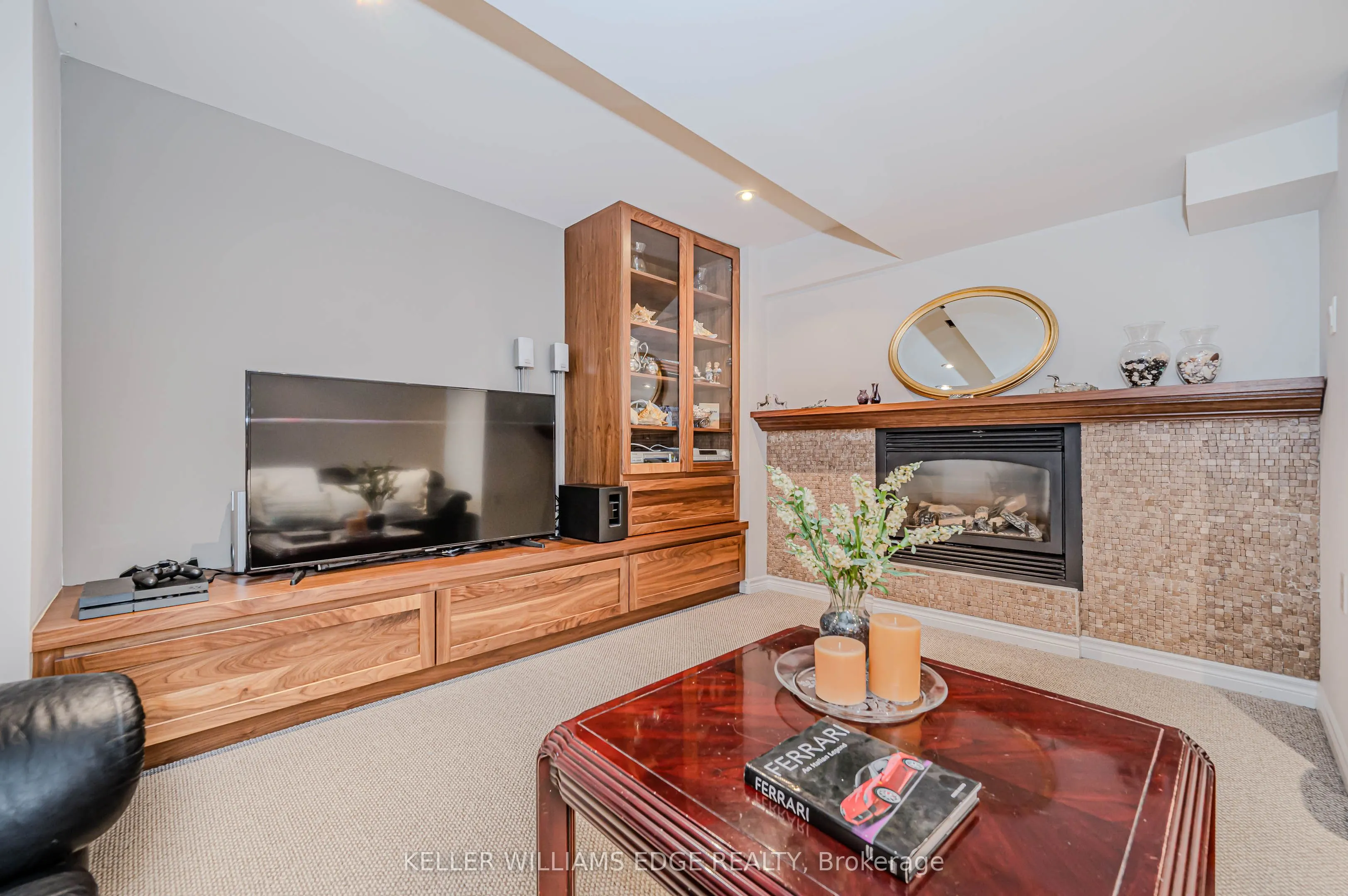 5087 Forest Grove Crescent