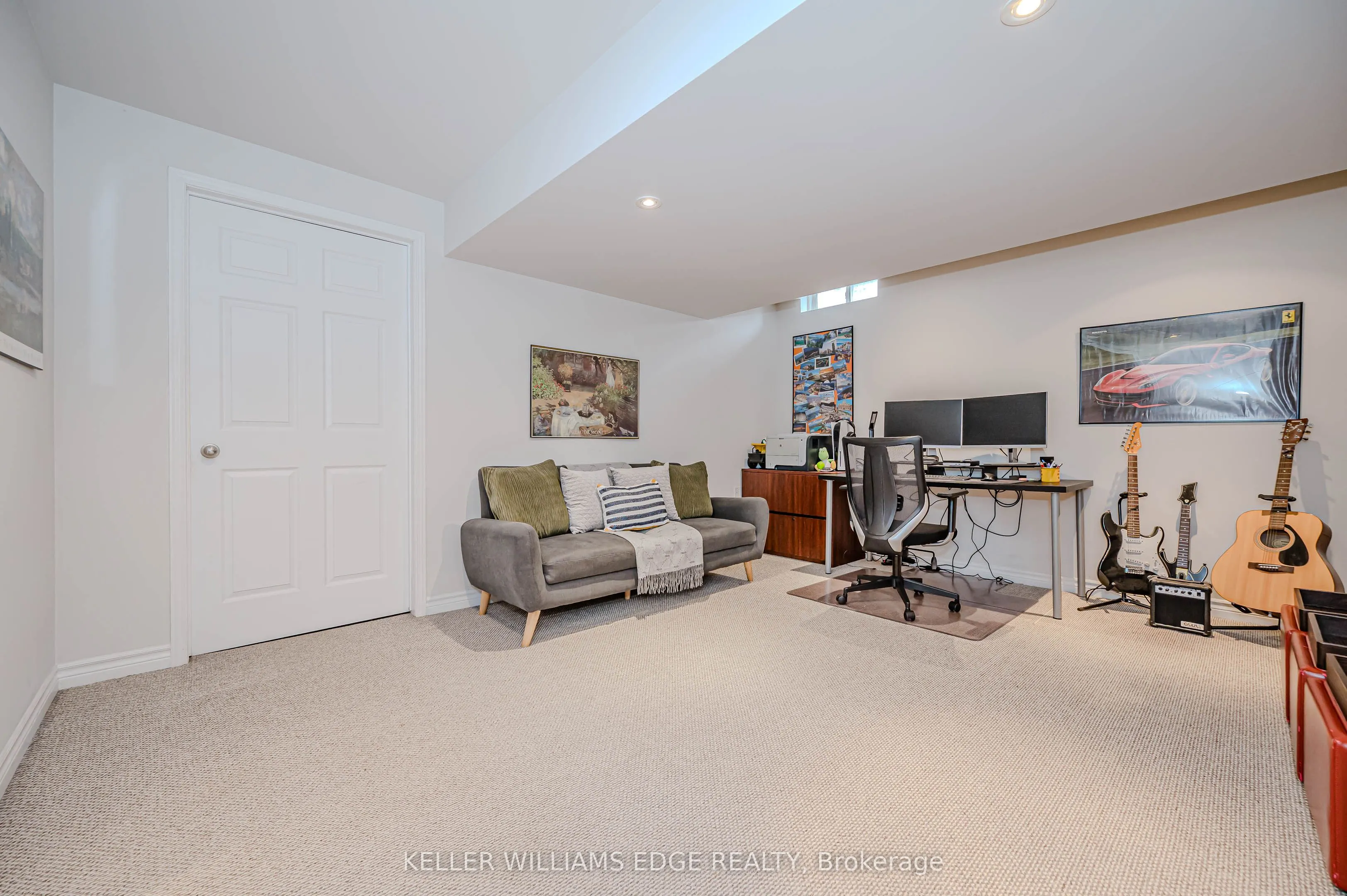 5087 Forest Grove Crescent