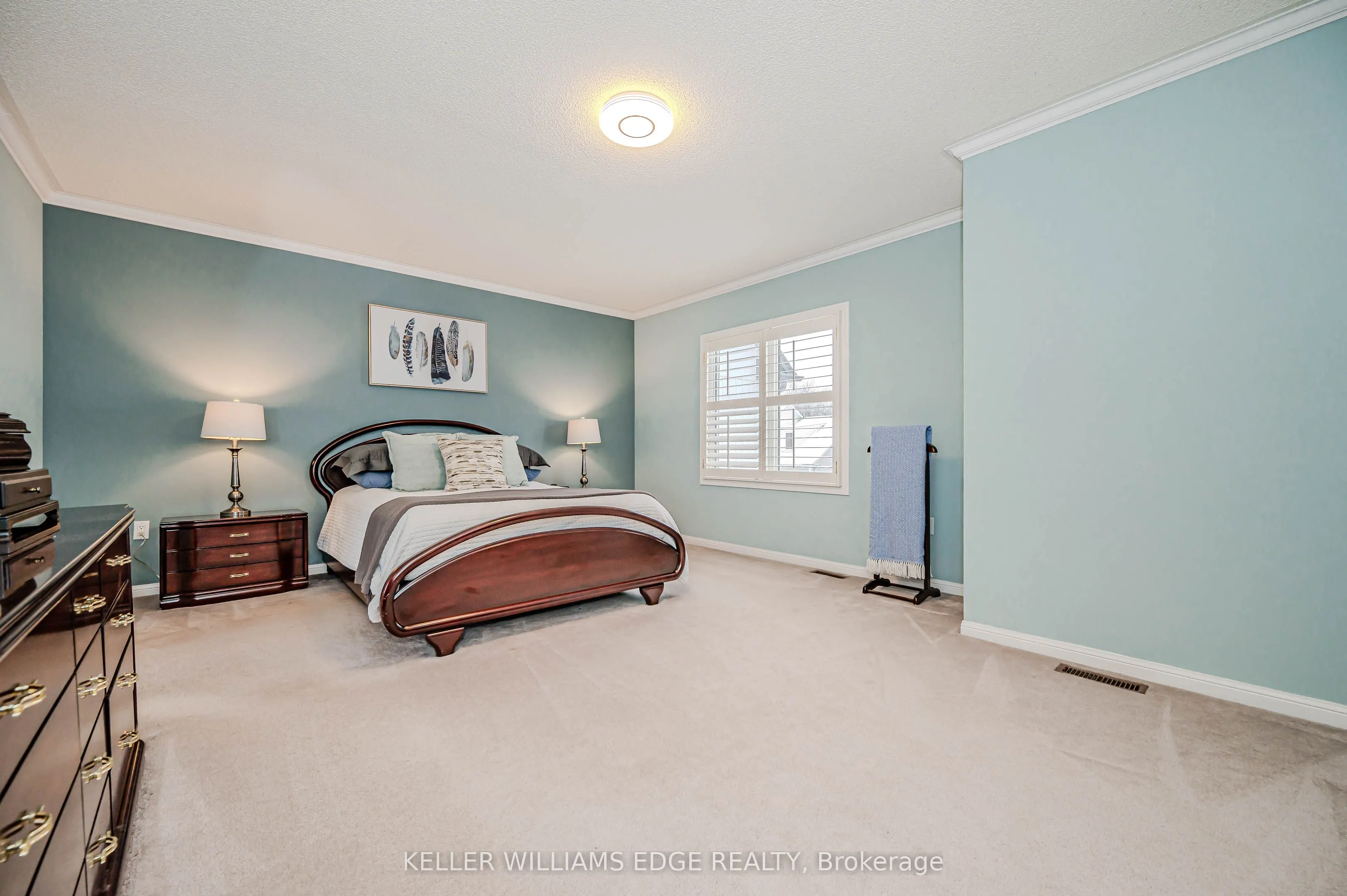 5087 Forest Grove Crescent