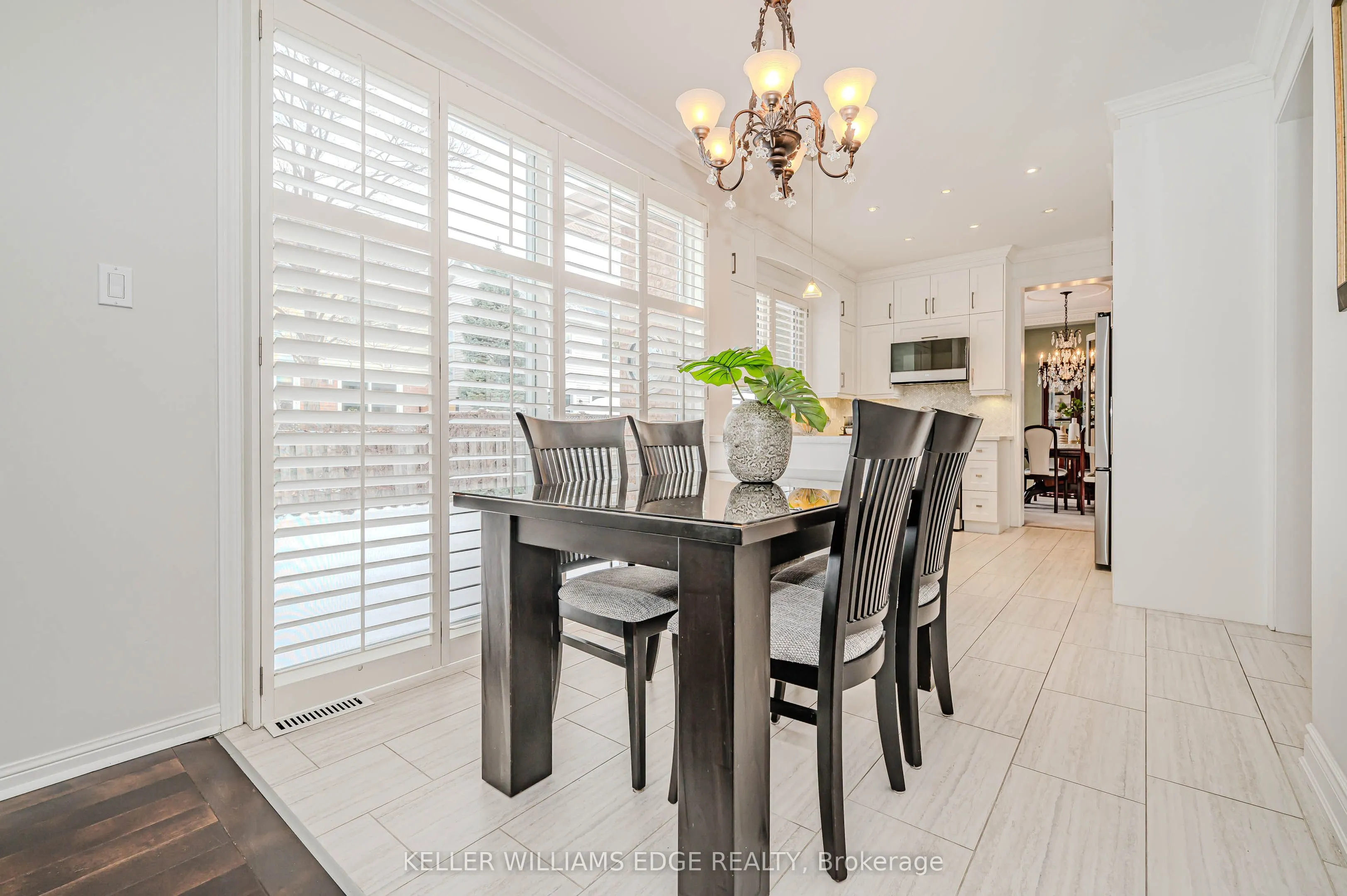 5087 Forest Grove Crescent