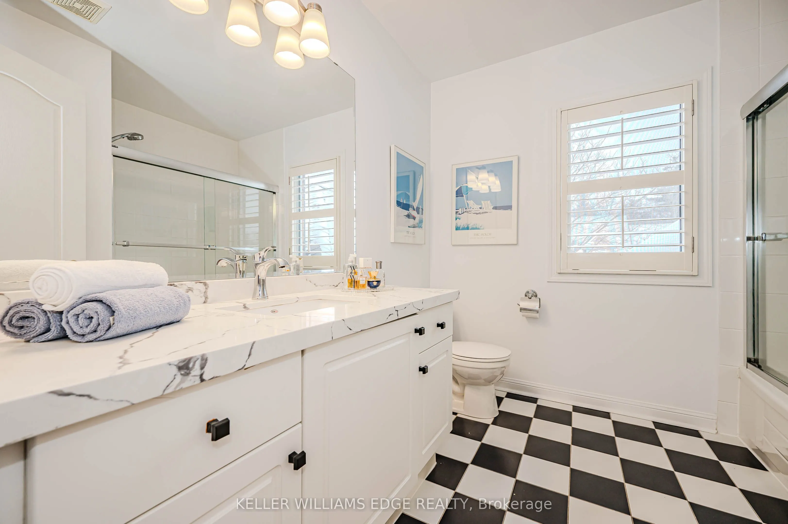 5087 Forest Grove Crescent