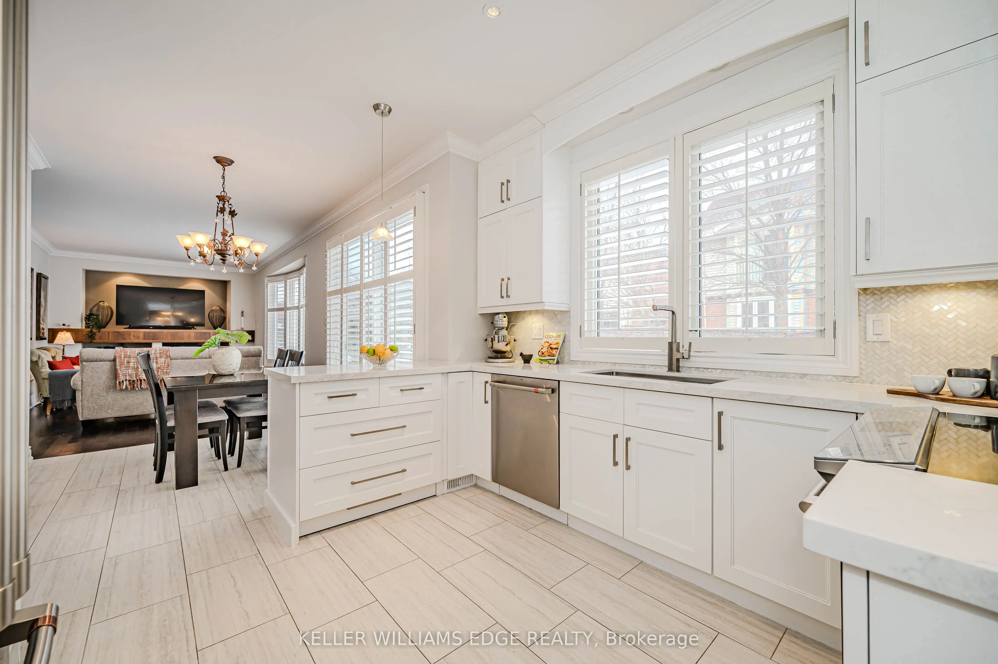 5087 Forest Grove Crescent