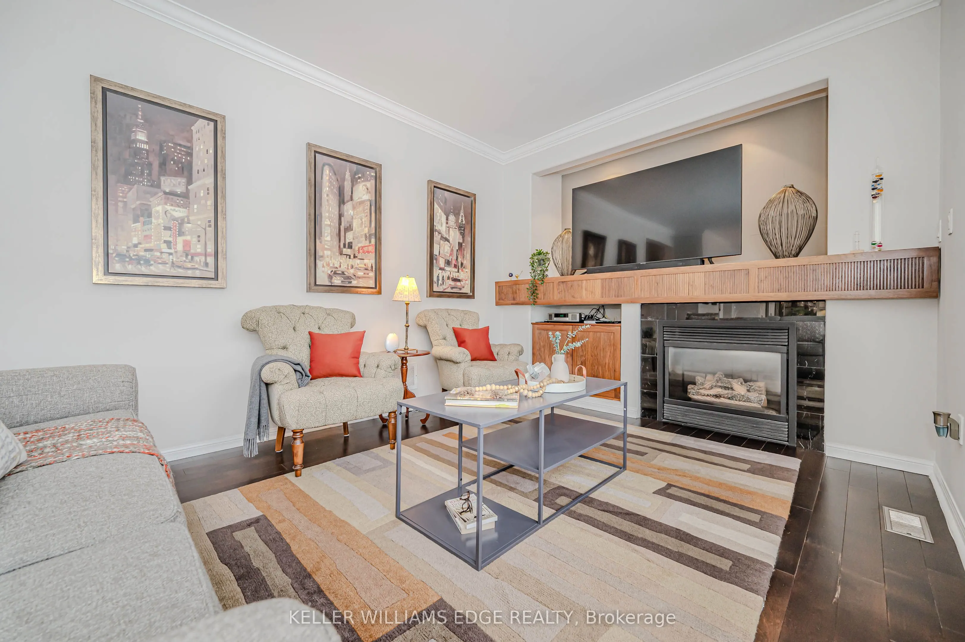 5087 Forest Grove Crescent