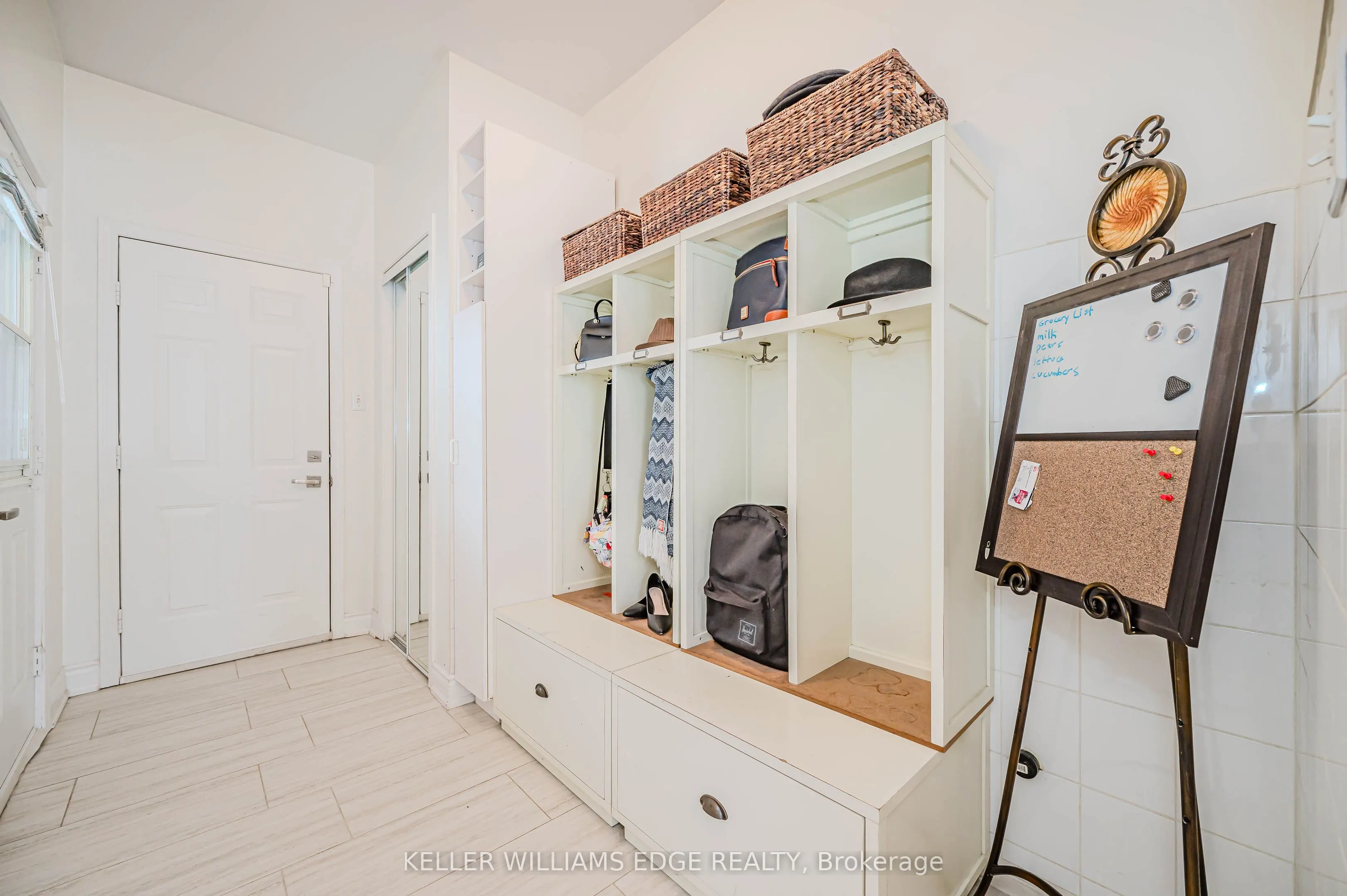5087 Forest Grove Crescent