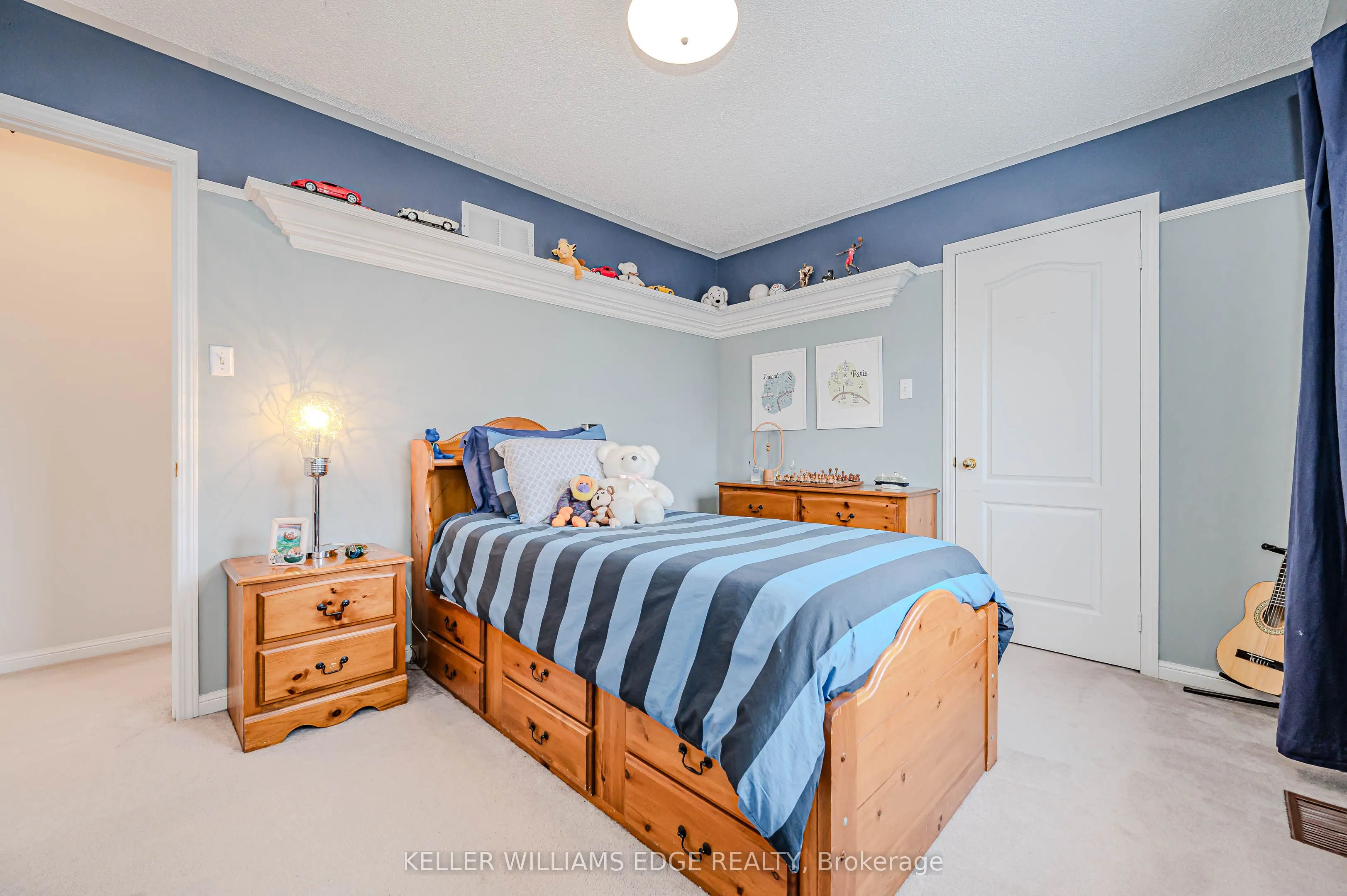 5087 Forest Grove Crescent