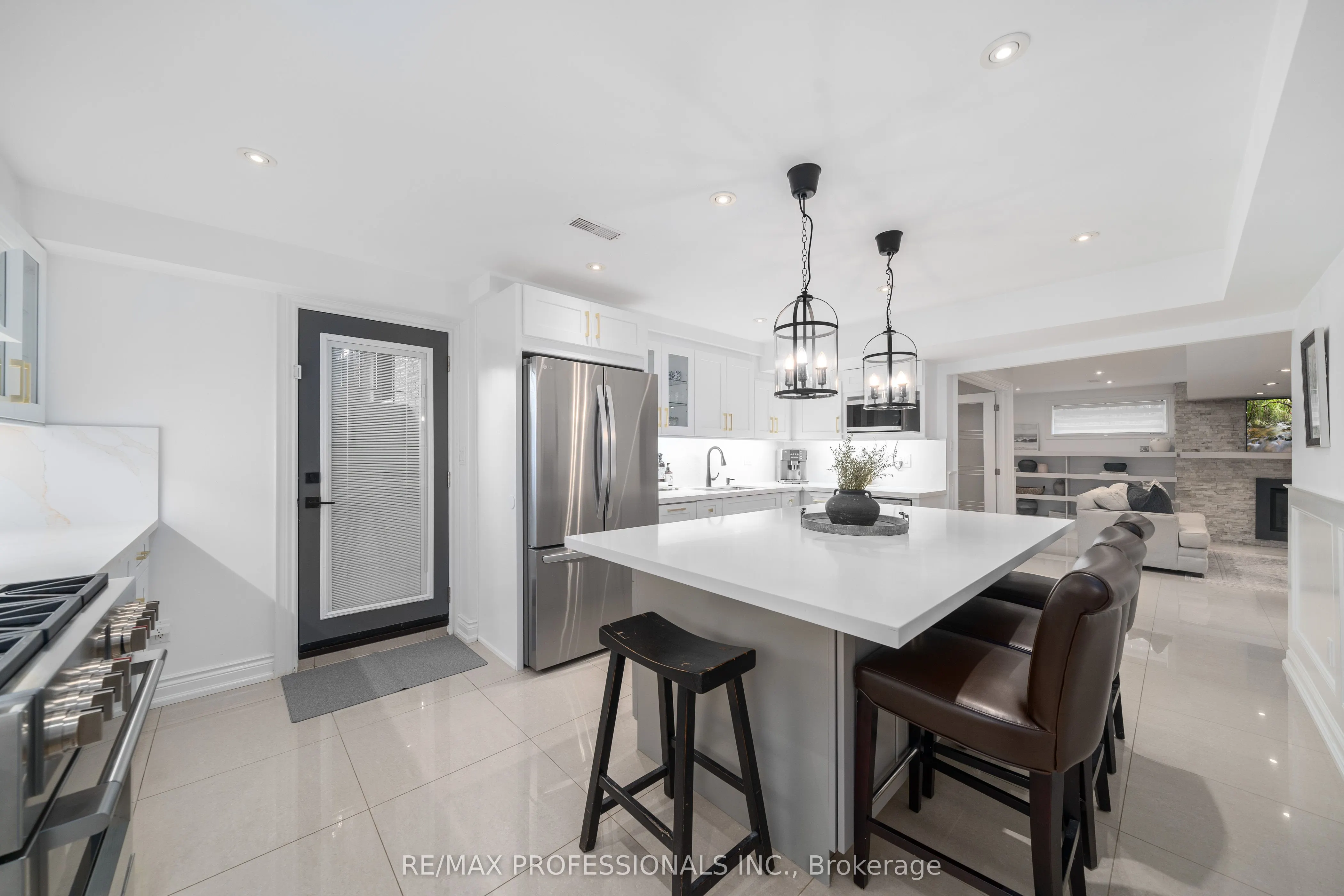182 Gracefield Avenue