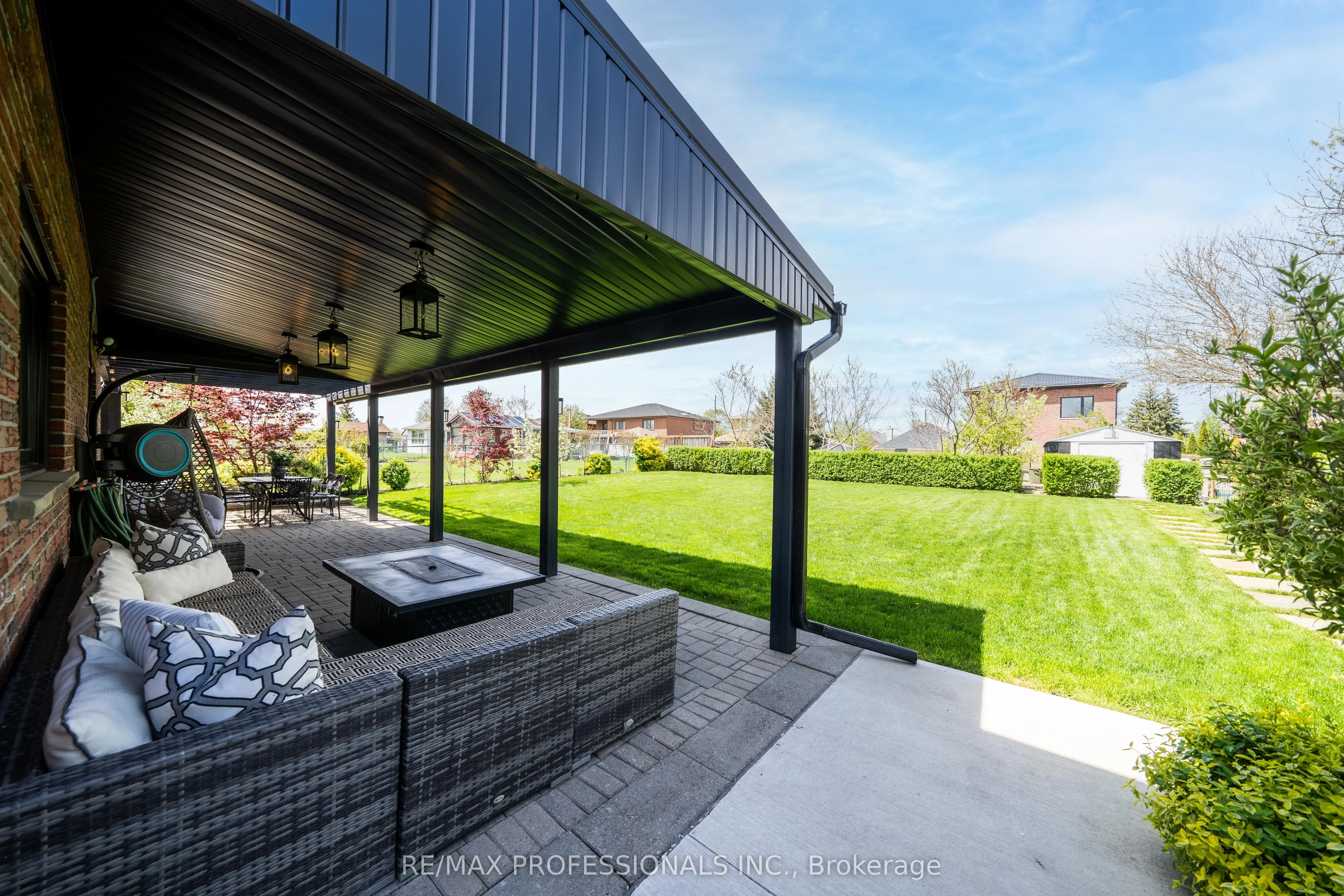 182 Gracefield Avenue