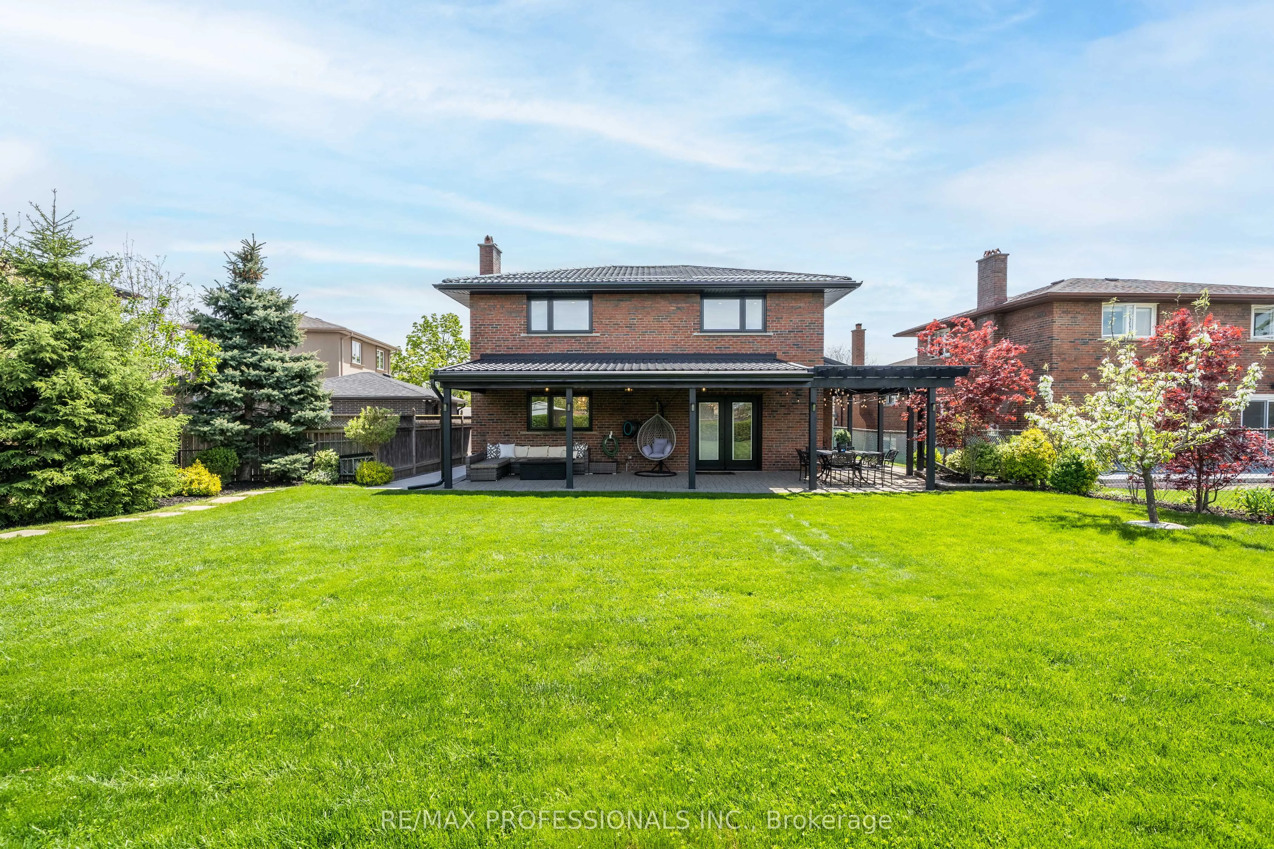 182 Gracefield Avenue