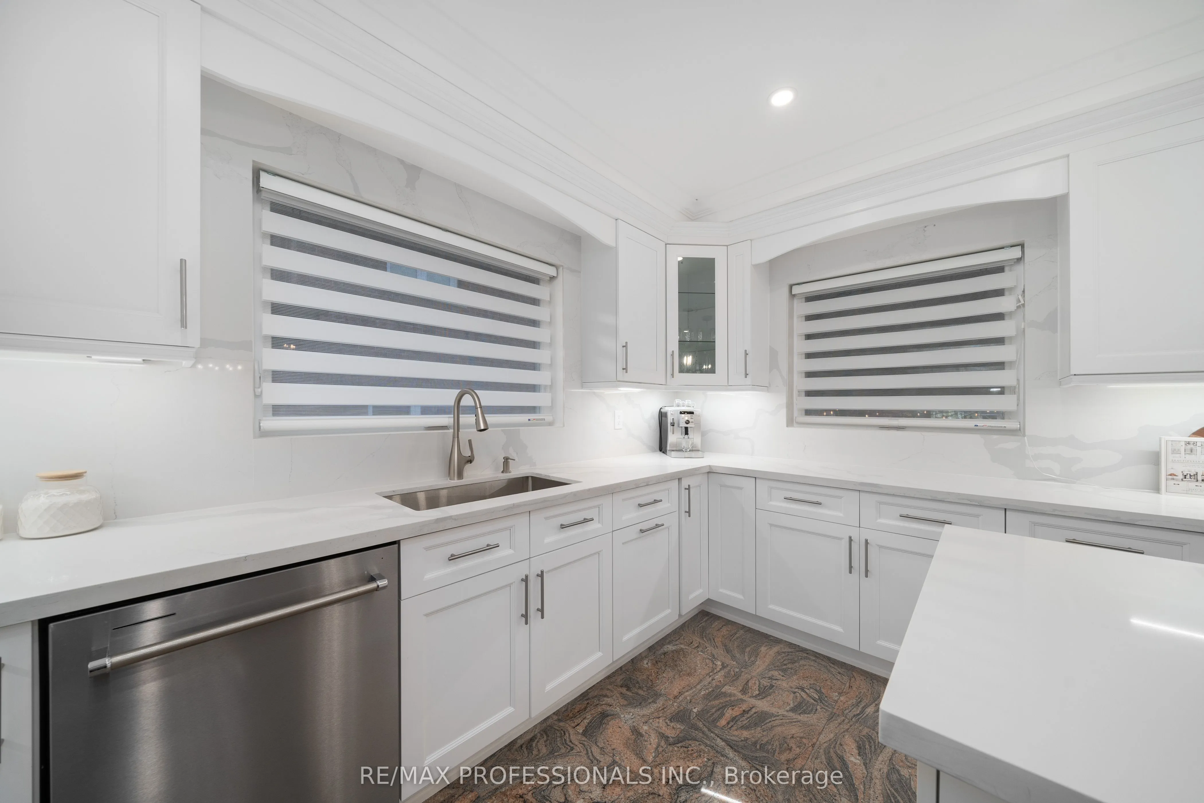 182 Gracefield Avenue