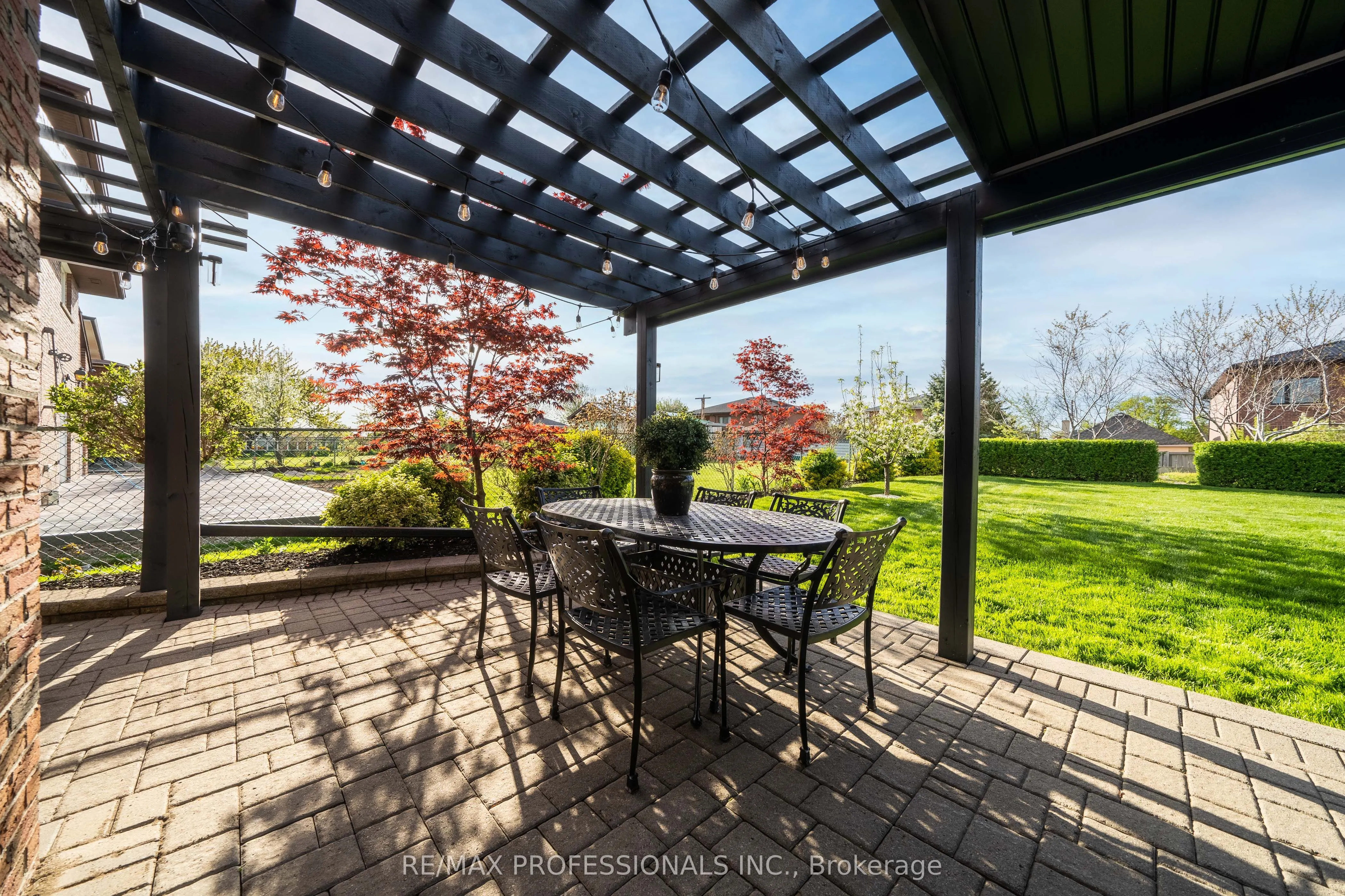 182 Gracefield Avenue
