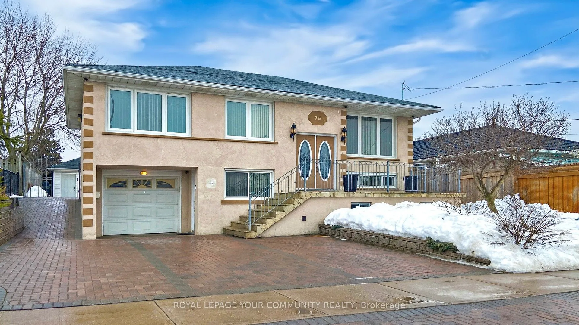 75 Brewster Crescent