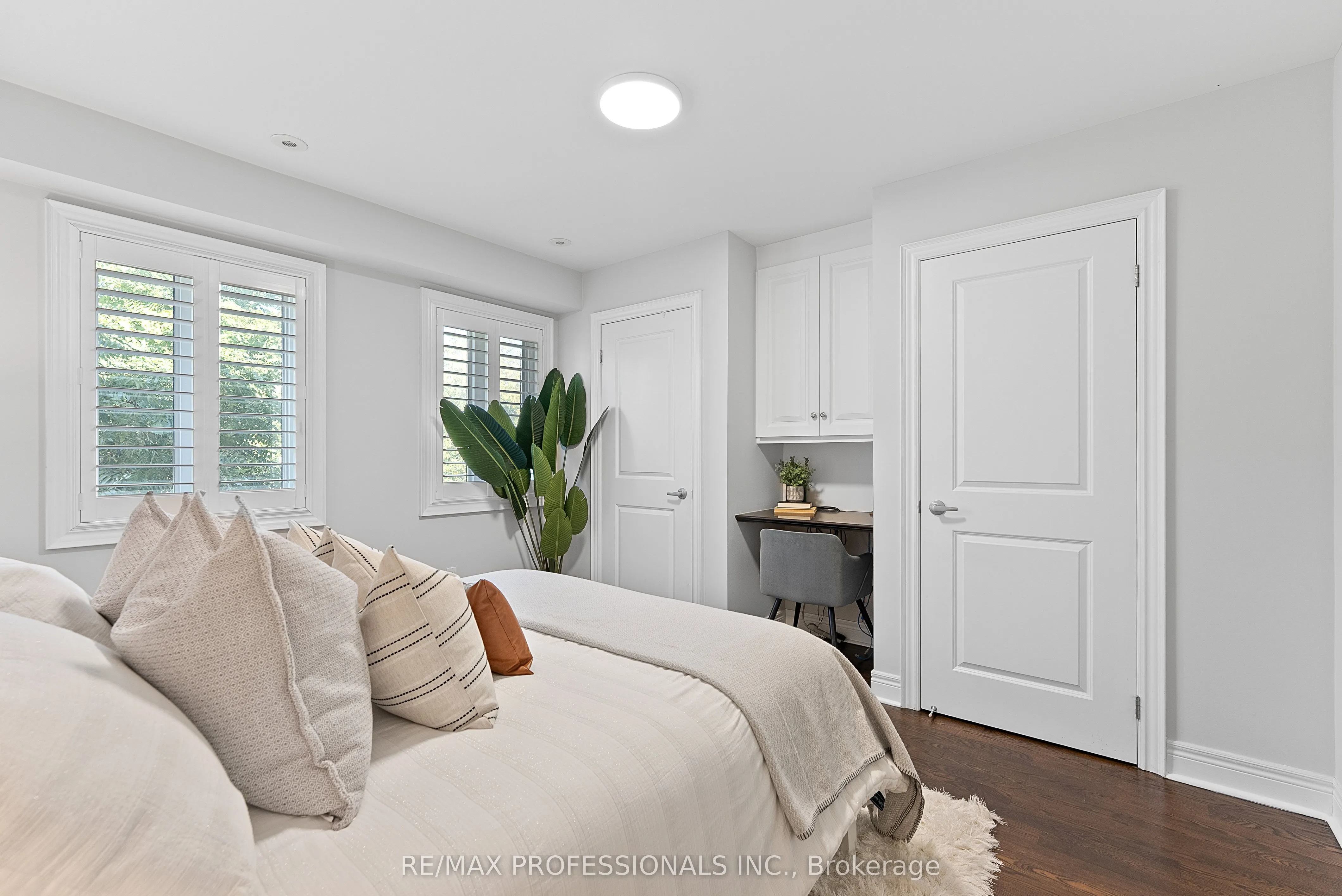 76 Lobo Mews
