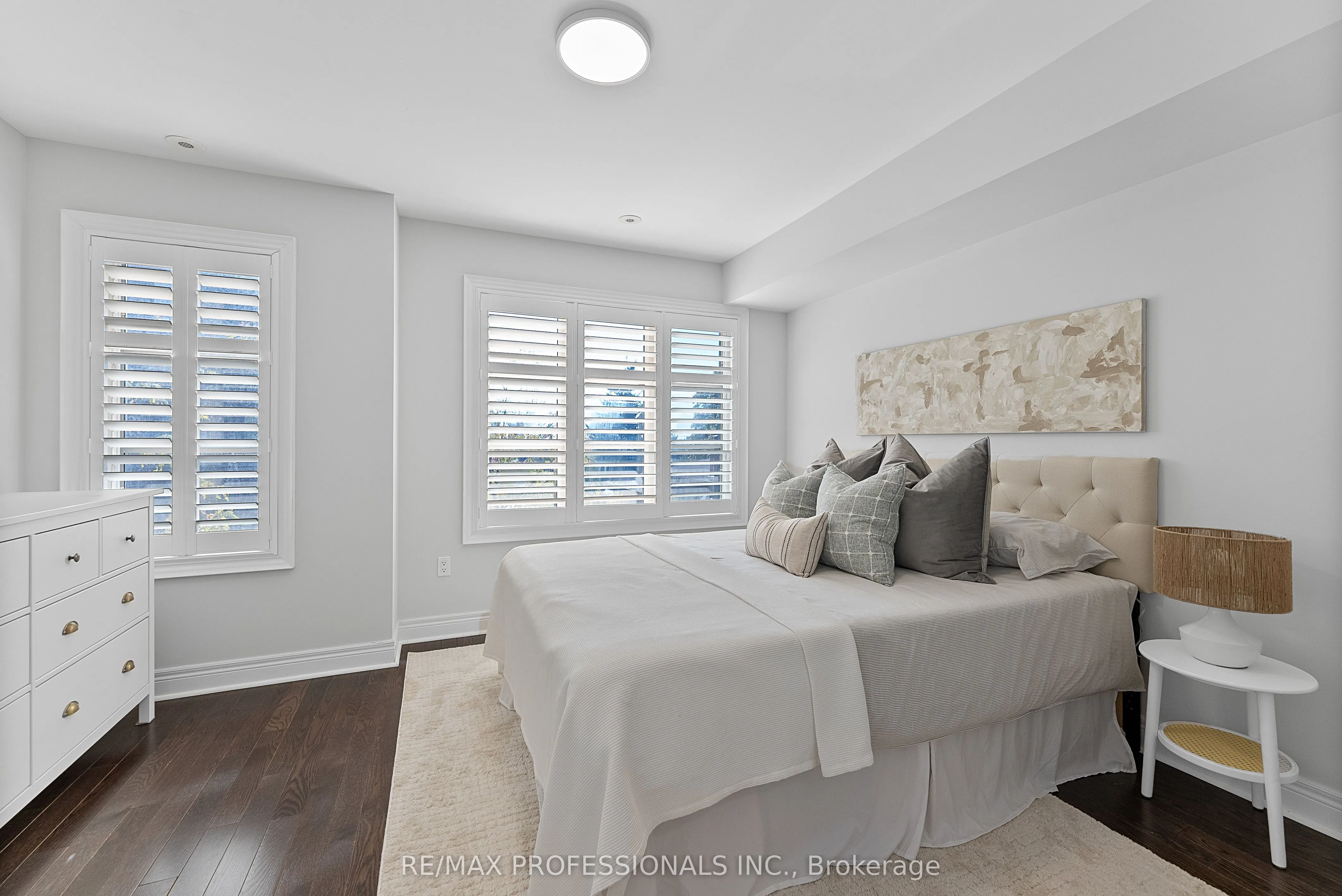 76 Lobo Mews