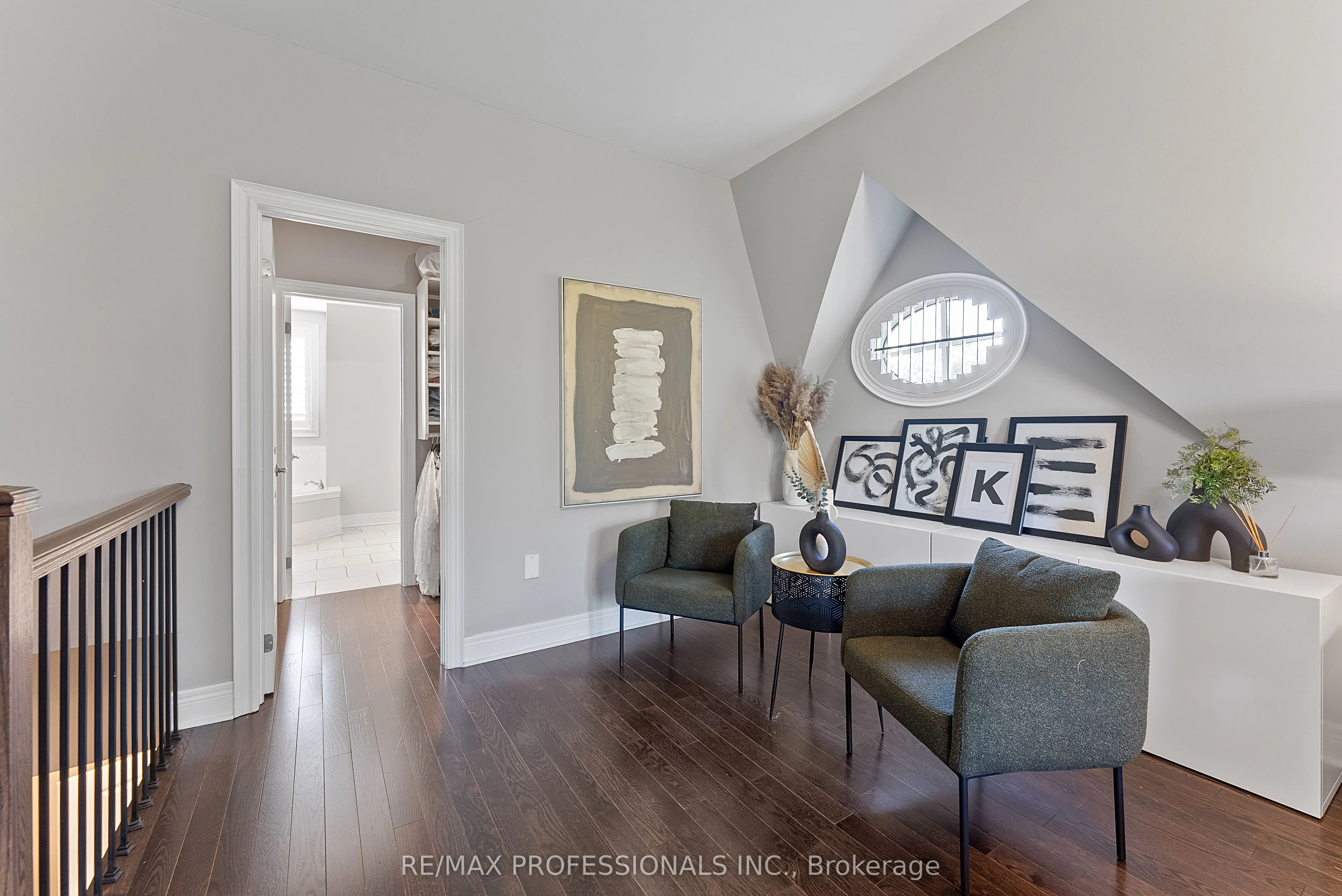 76 Lobo Mews