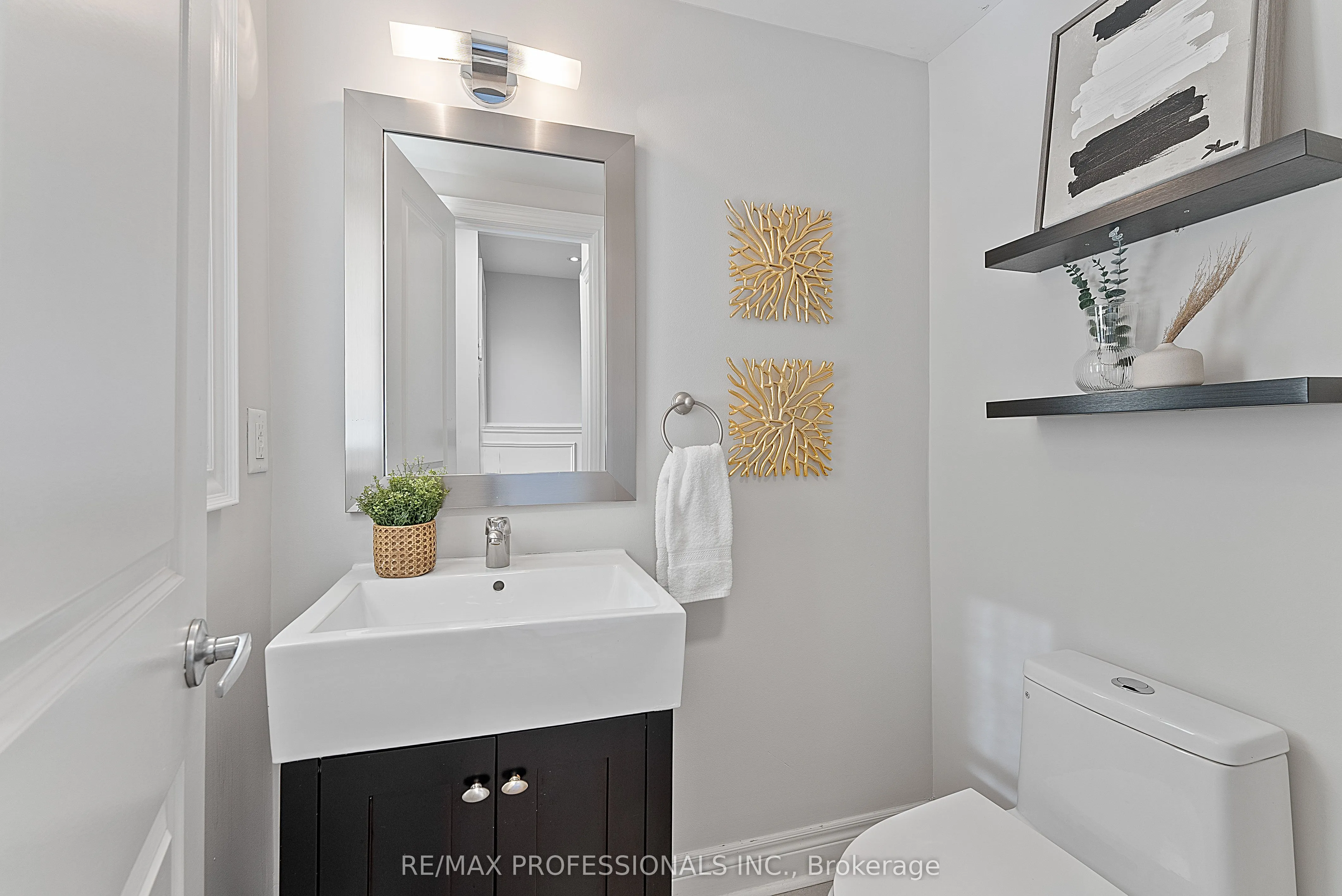 76 Lobo Mews