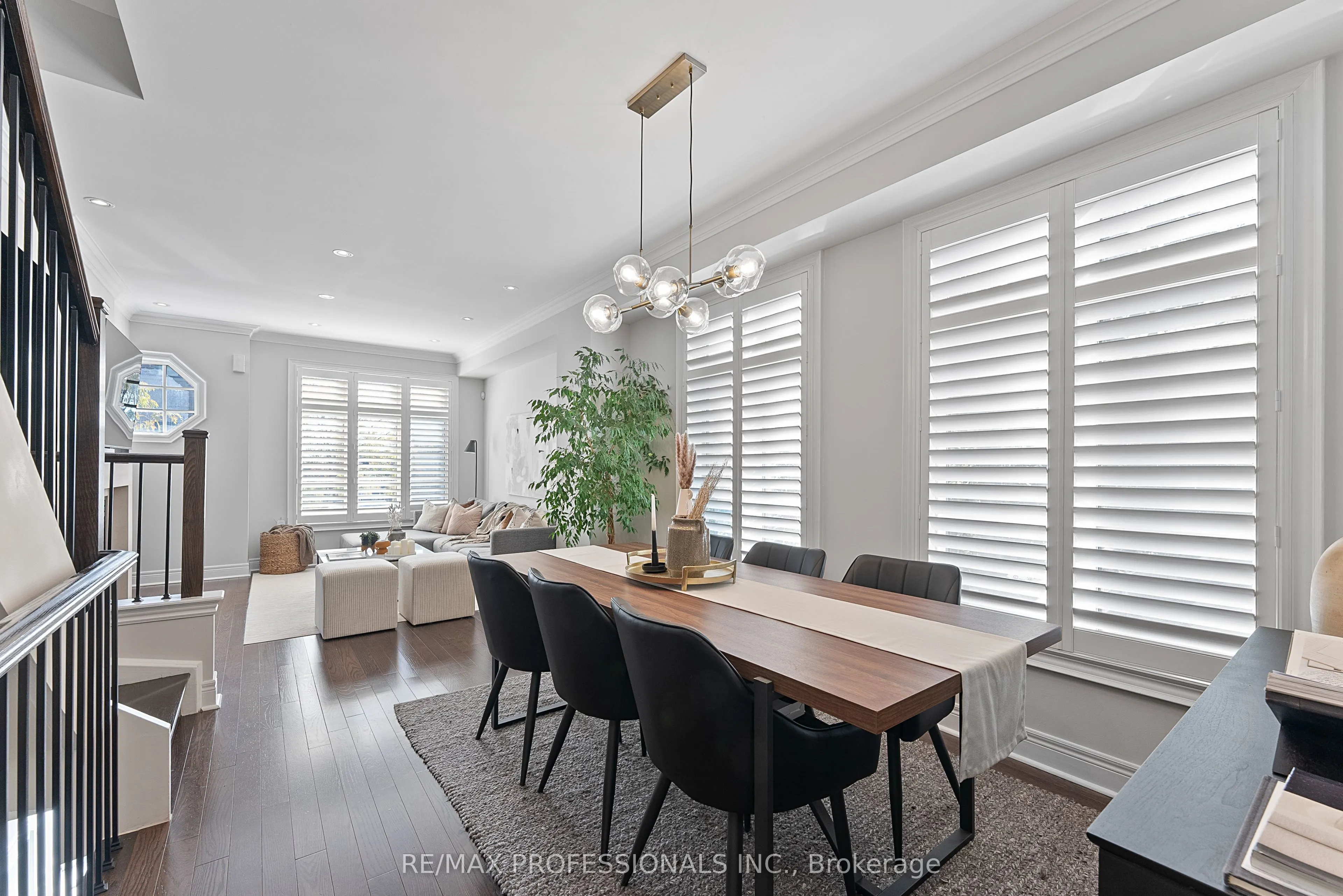 76 Lobo Mews