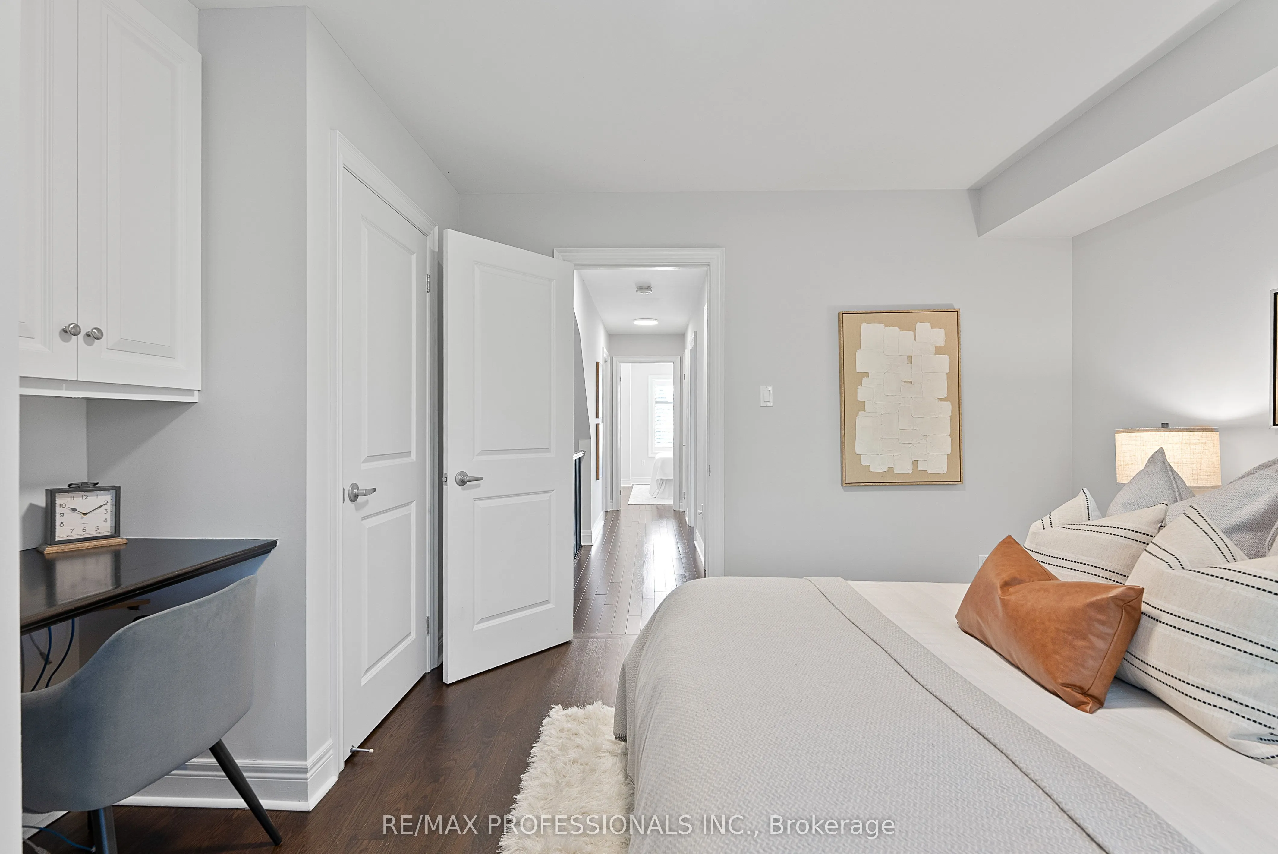 76 Lobo Mews