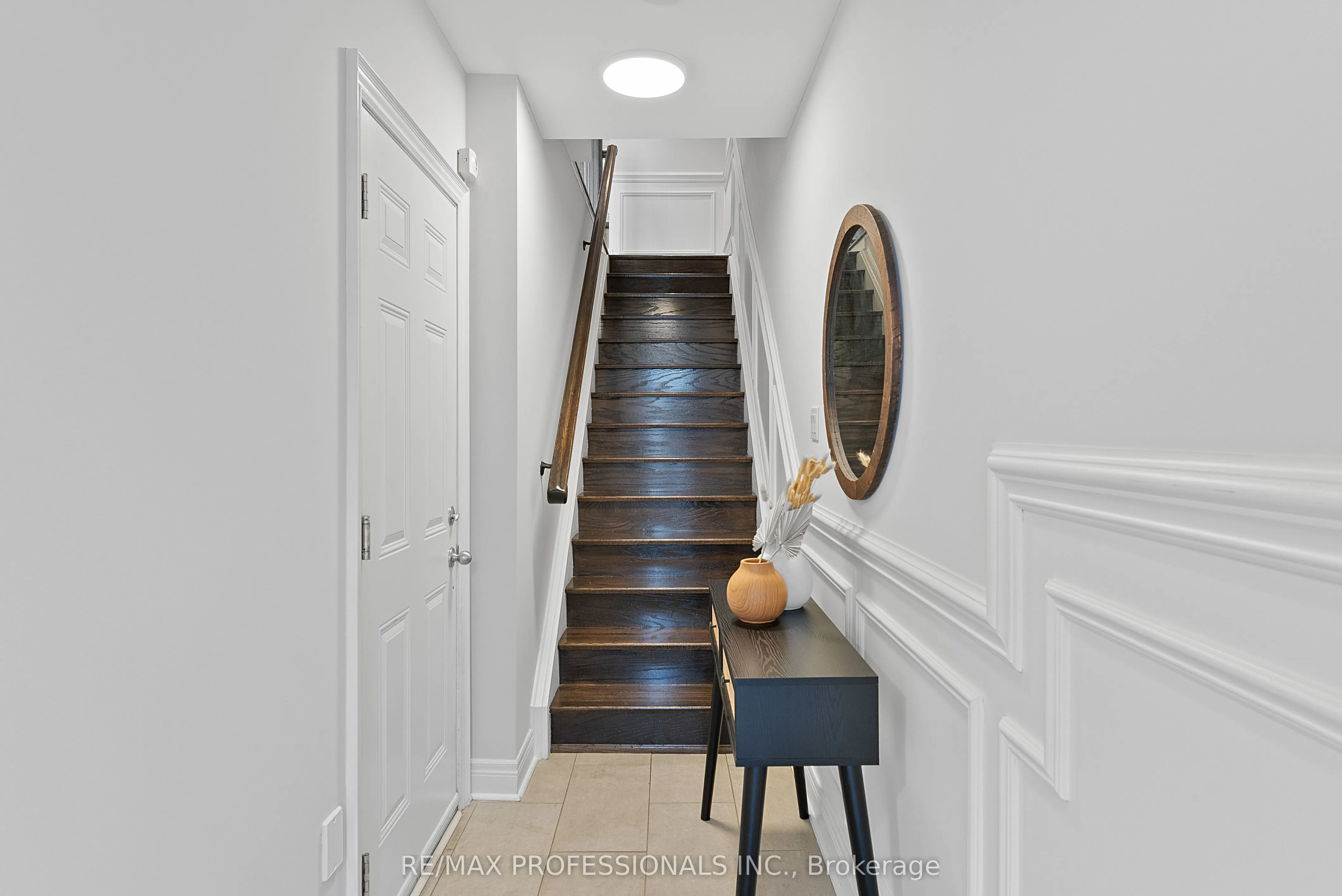 76 Lobo Mews