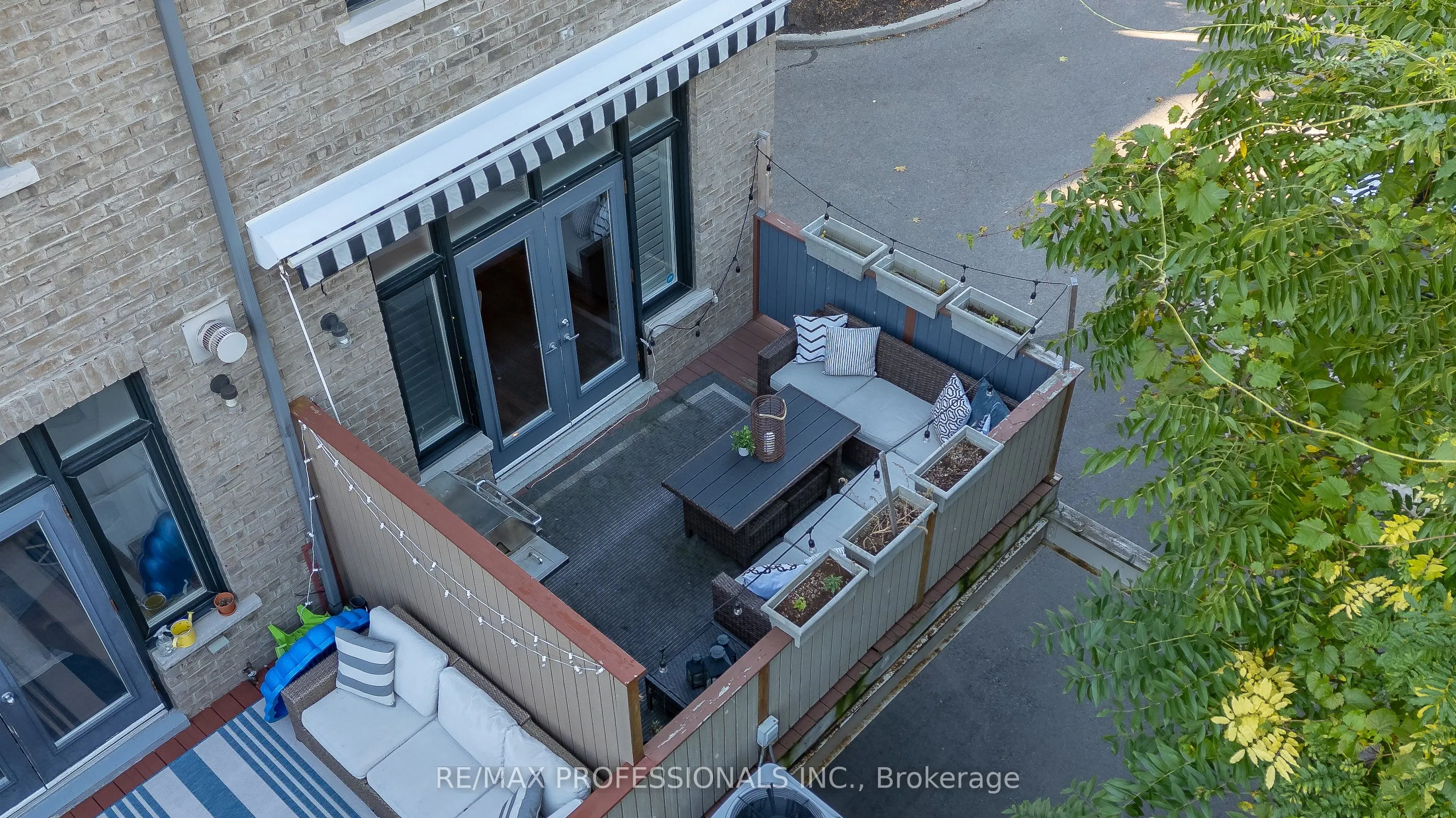 76 Lobo Mews