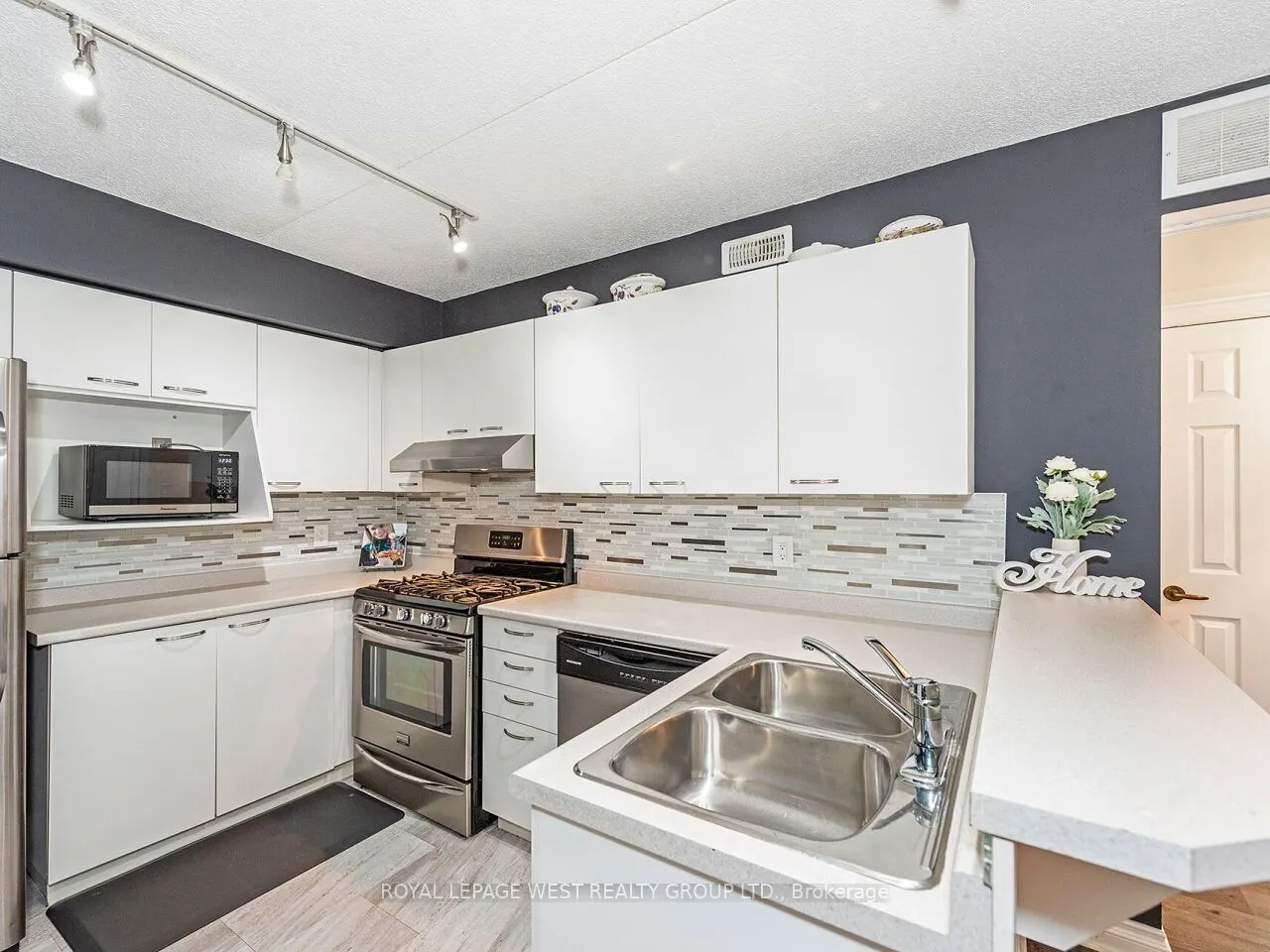 2020 Cleaver Avenue, #205