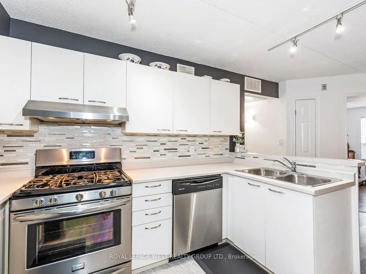 2020 Cleaver Avenue, #205