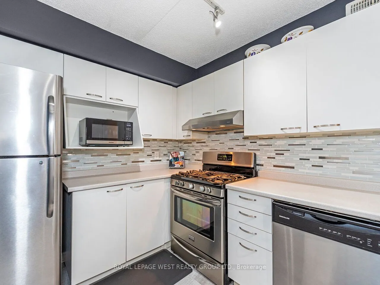 2020 Cleaver Avenue, #205