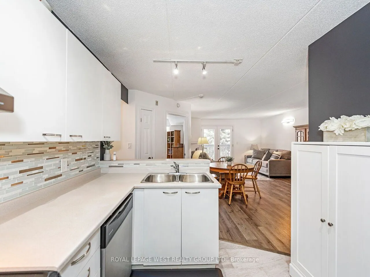2020 Cleaver Avenue, #205